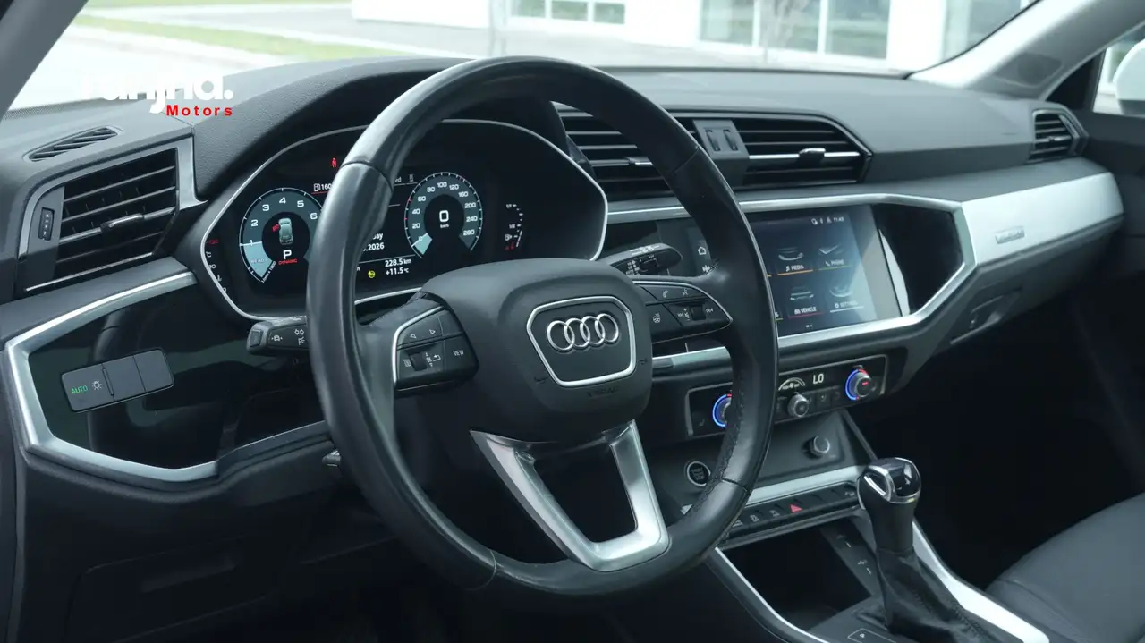 Audi Q3 снимка Audi Q3