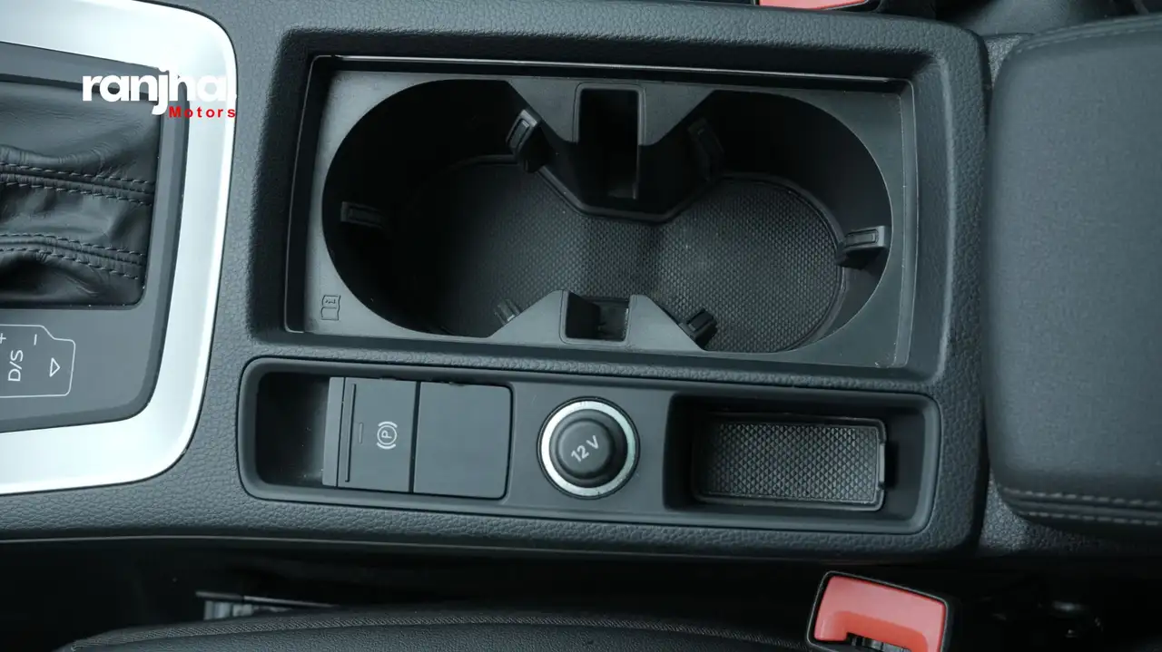 Audi Q3 снимка Audi Q3