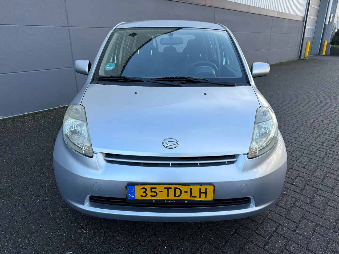 Daihatsu Sirion 2 1.0-12V Trend*AIRCO*APK*NAP*ELKT-RAAM Gris - 2