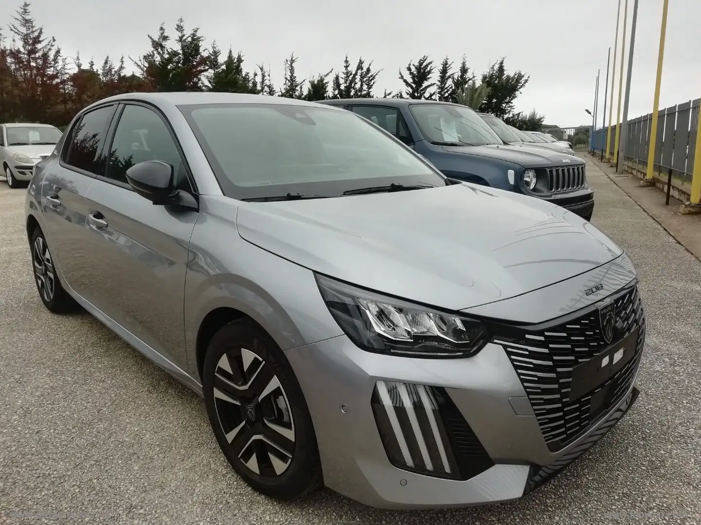 Peugeot 208 208 1.2 puretech Allure s Gris - 2