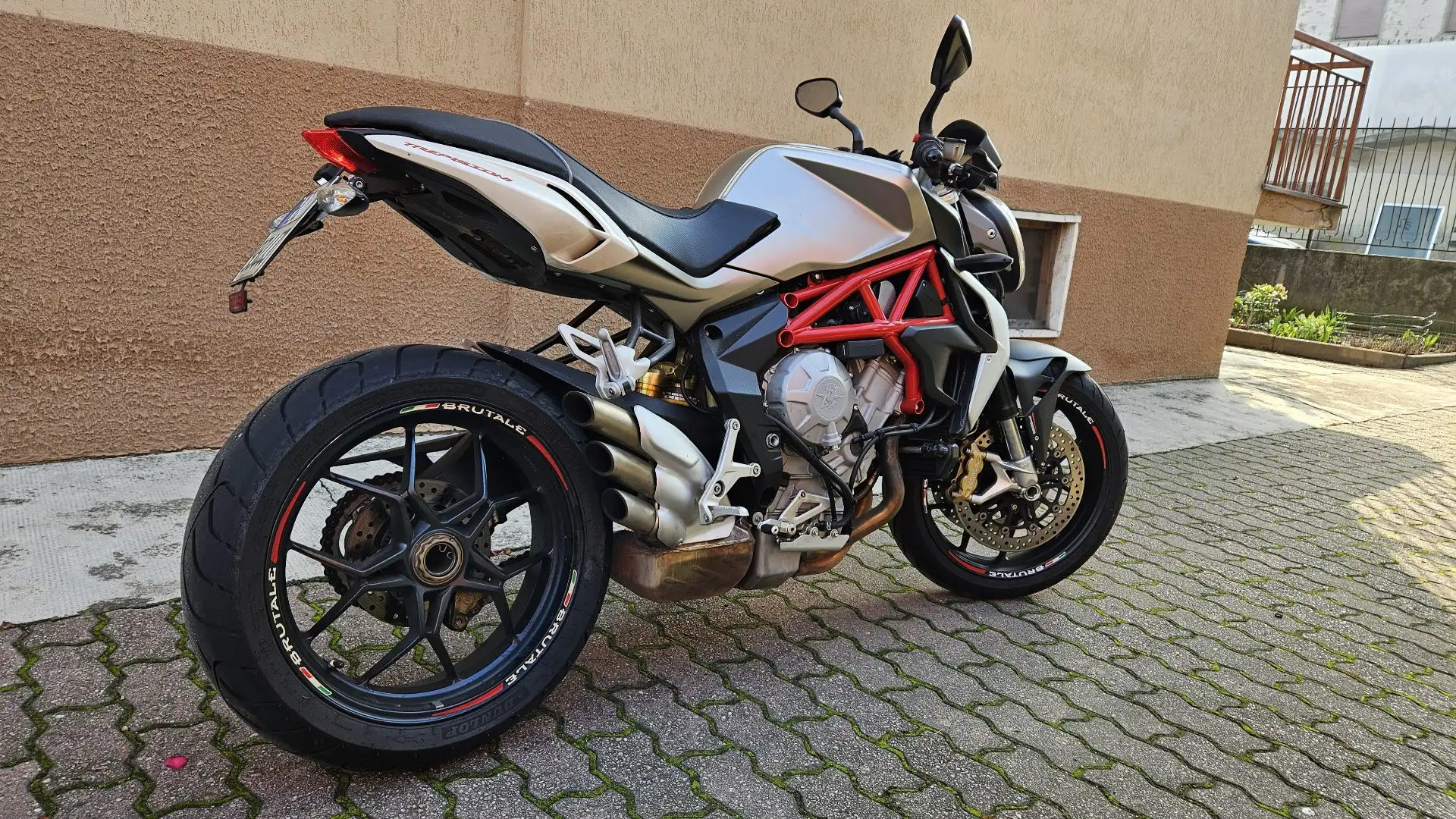 MV Agusta Brutale 800 ABS Grau - 2