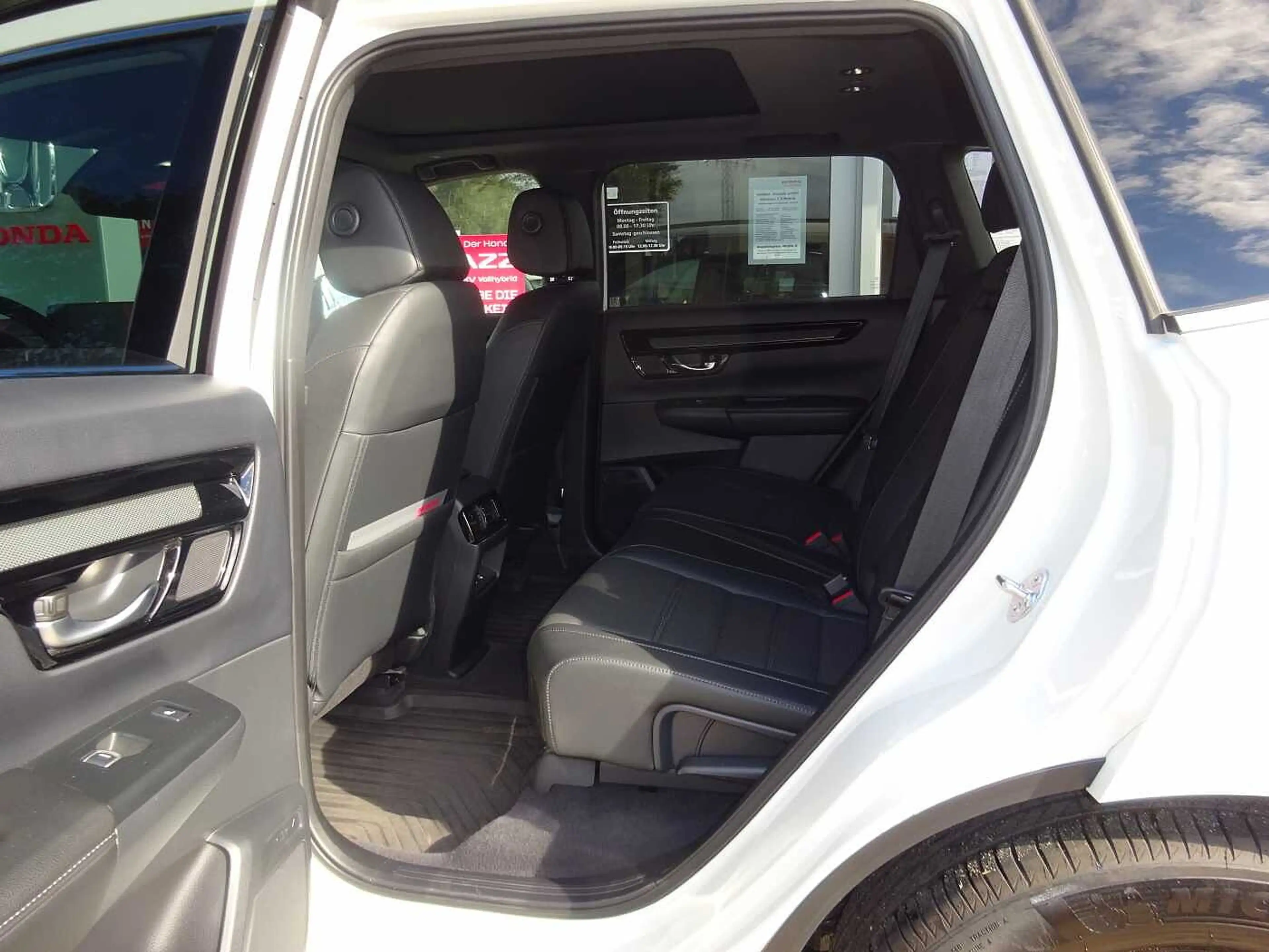 Honda CR-V Plug in Hybrid e:PHEV 2.0 i-MMD 2WD Advance Tech — photo 8