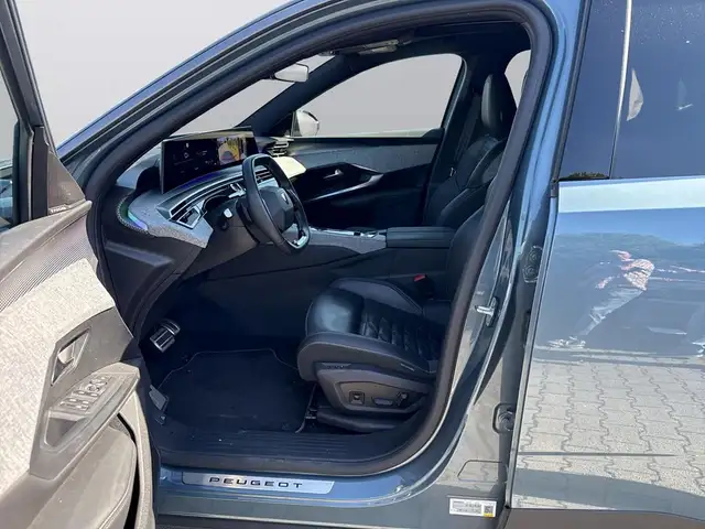 Peugeot 3008 view 13