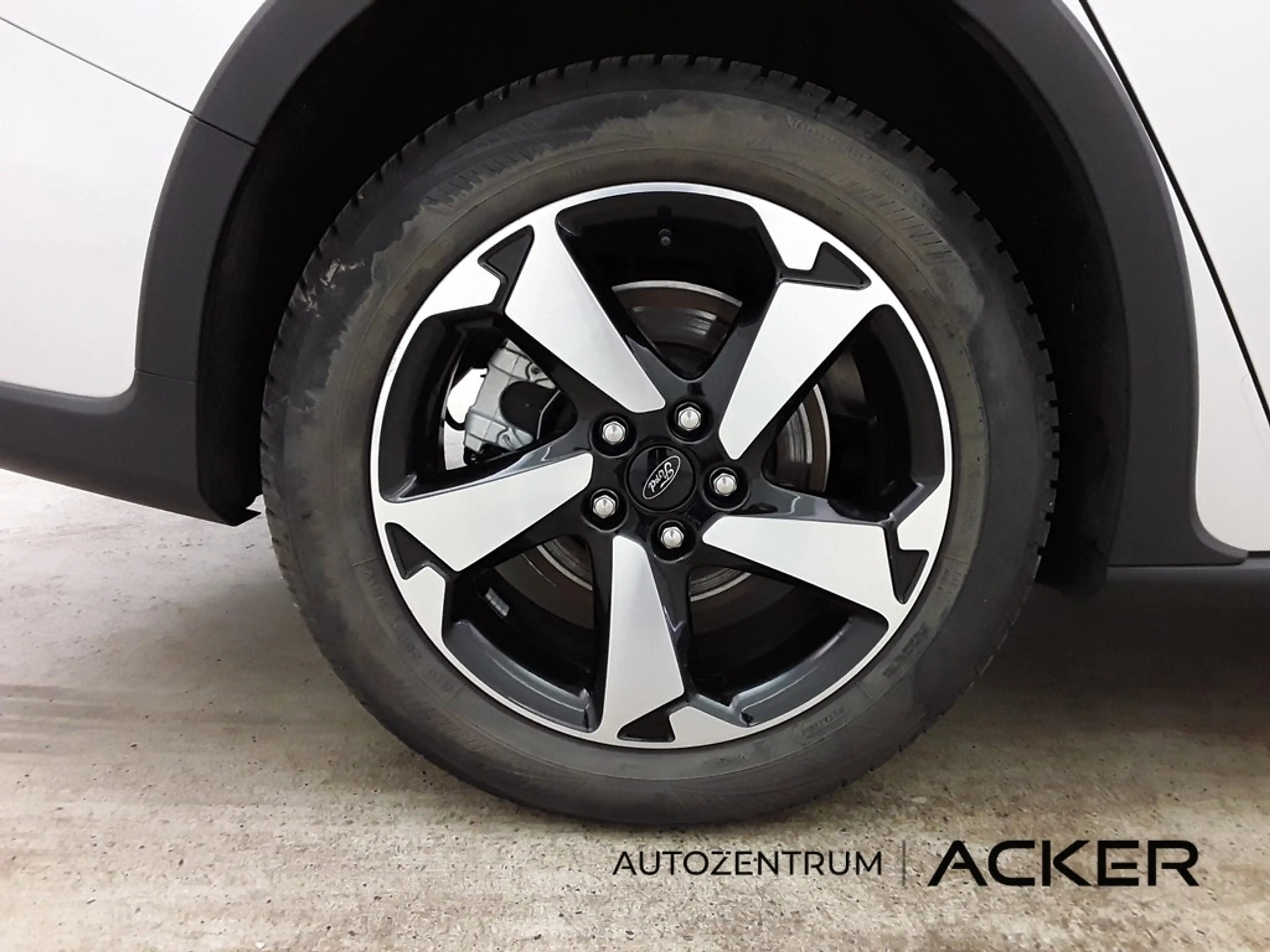 Ford Focus 1.5 EcoBoost Turnier Active X AT8 -51%* — photo 6