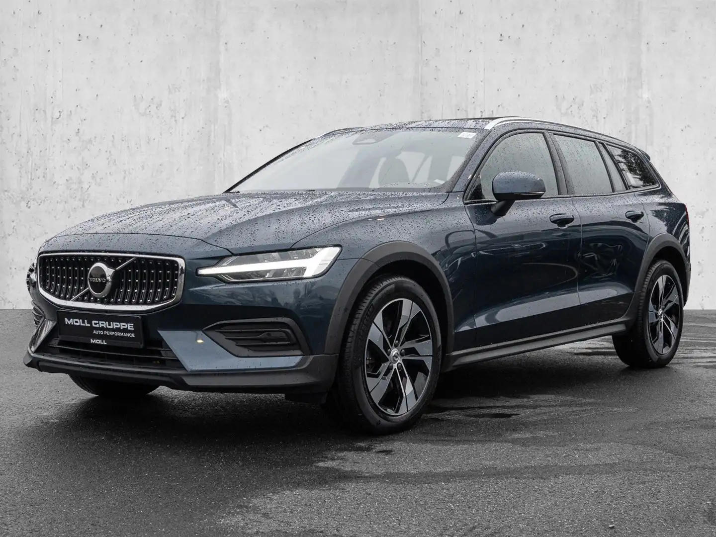 Volvo V60 Cross Country B4 AWD Plus Pano LED Bleu - 2