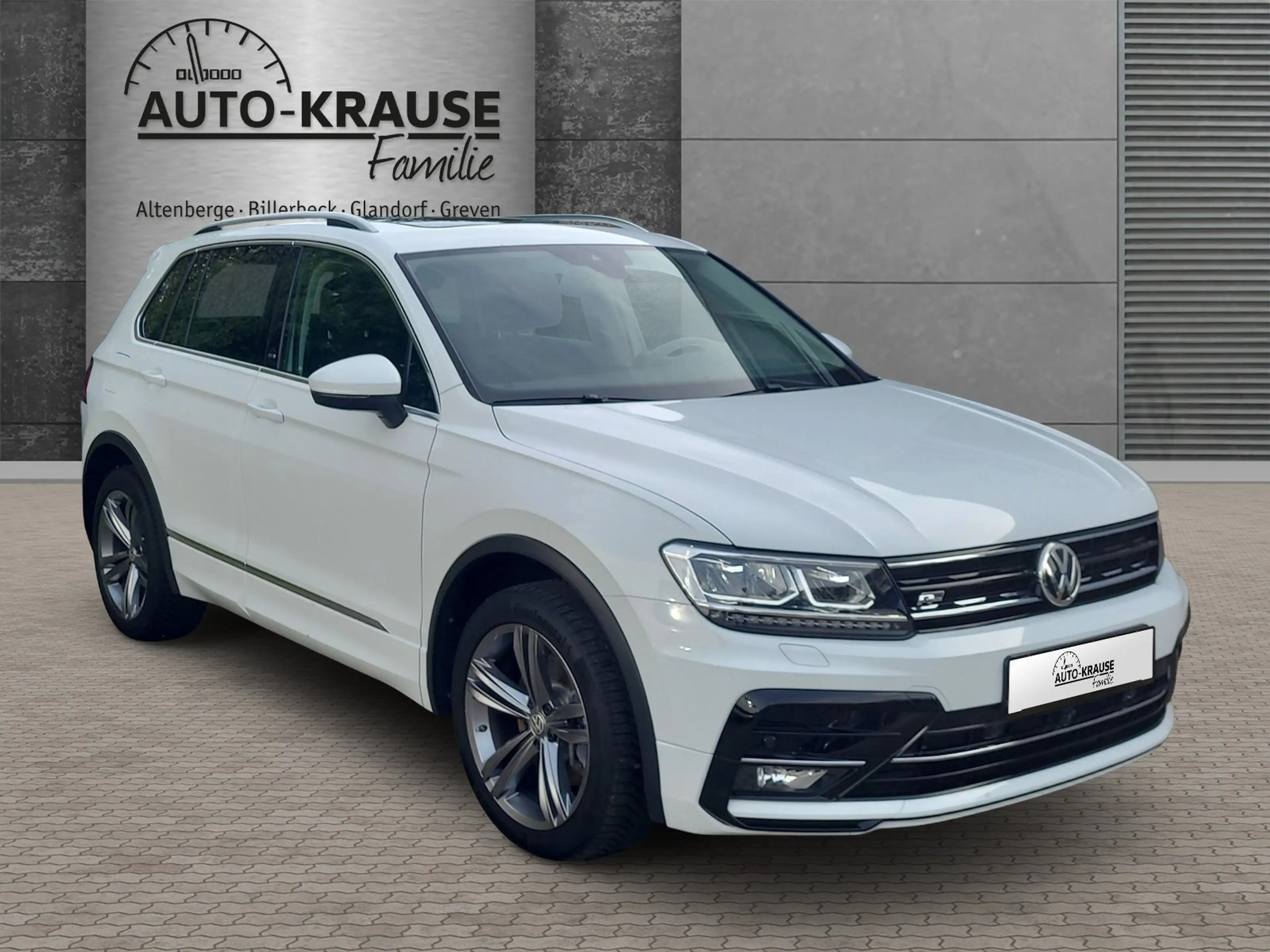 Volkswagen Tiguan 2.0 Sound 4Motion, R-Line, DSG, Pano — photo 6