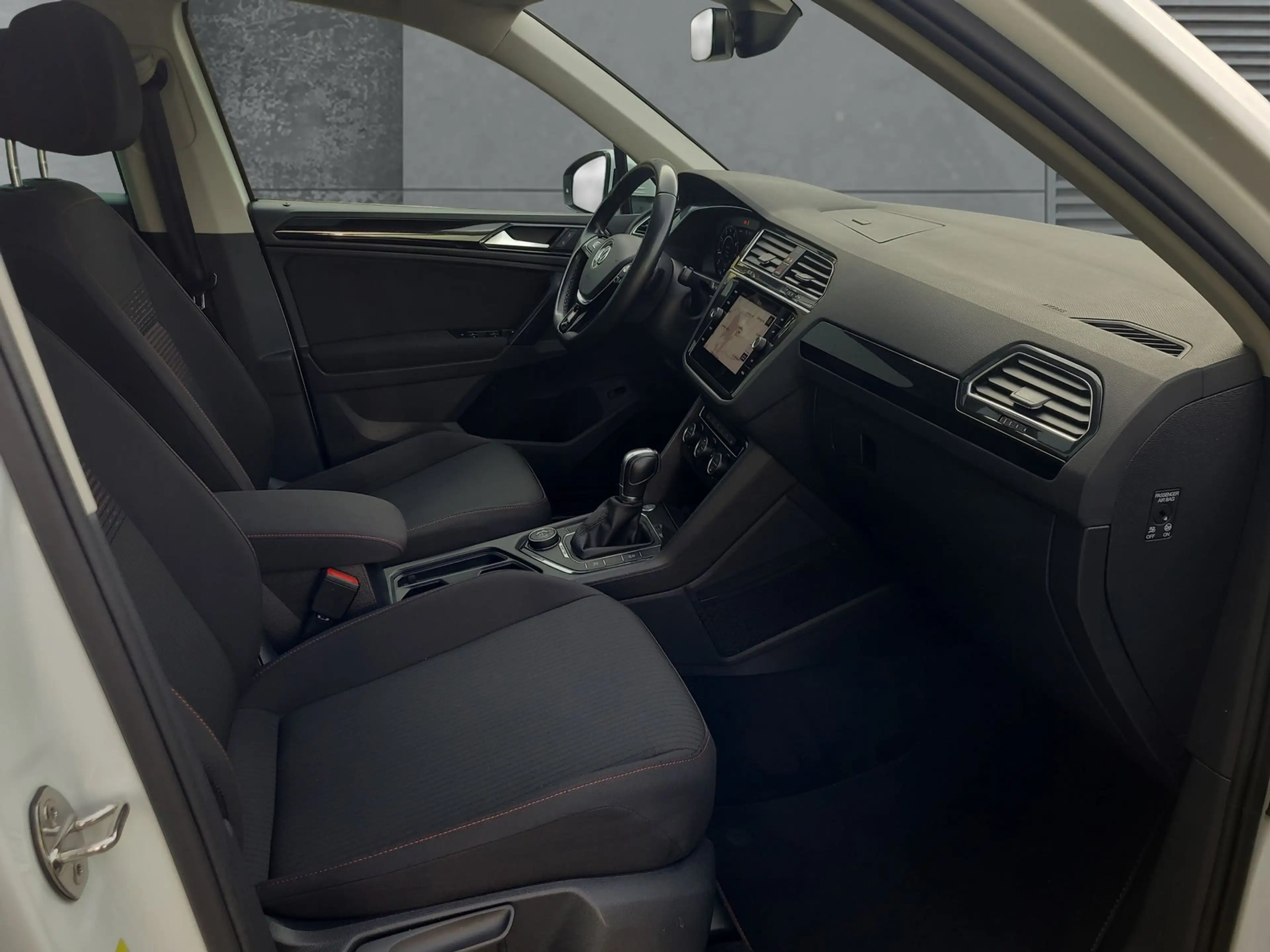 Volkswagen Tiguan 2.0 Sound 4Motion, R-Line, DSG, Pano — photo 15