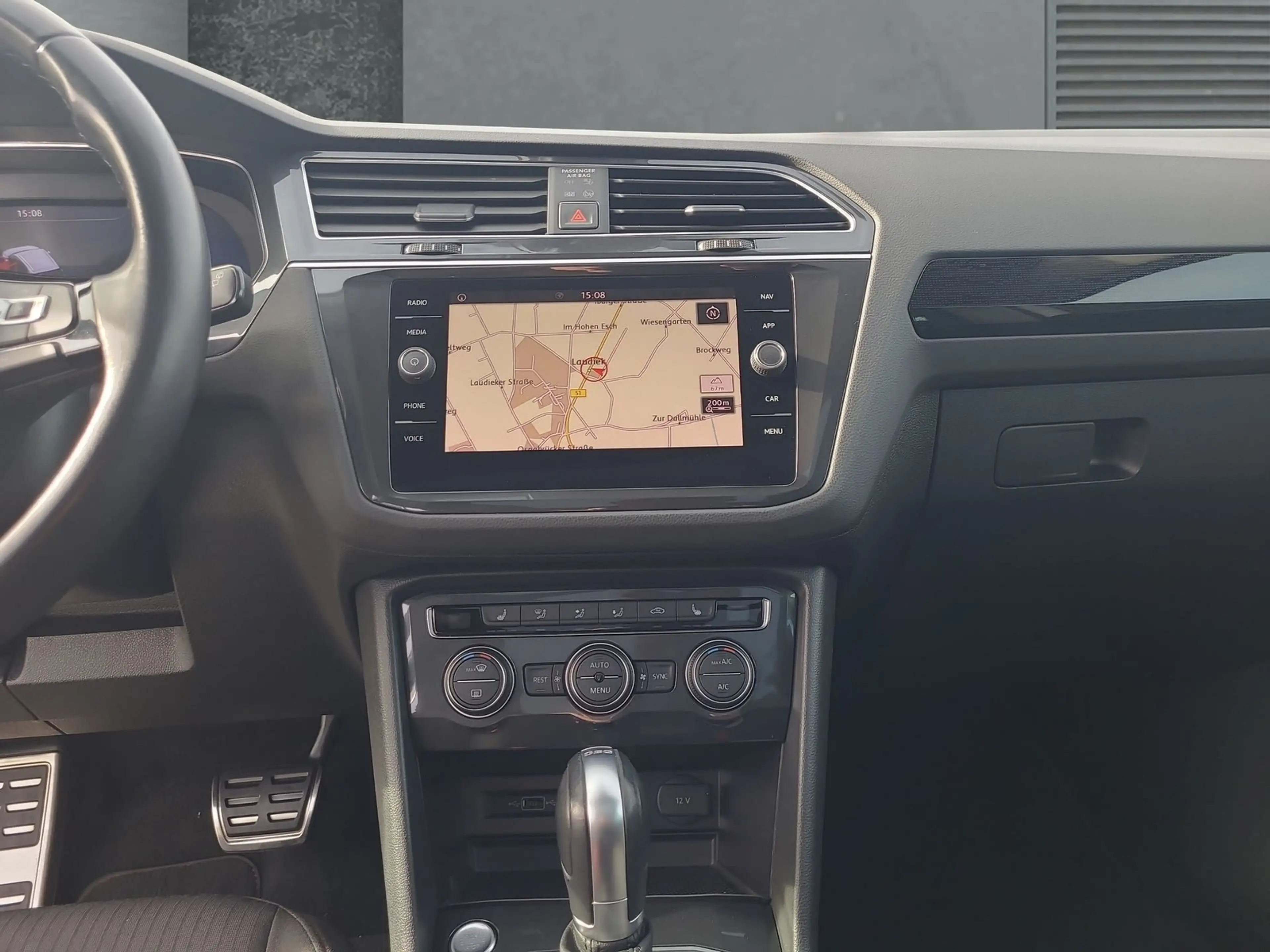 Volkswagen Tiguan 2.0 Sound 4Motion, R-Line, DSG, Pano — photo 10
