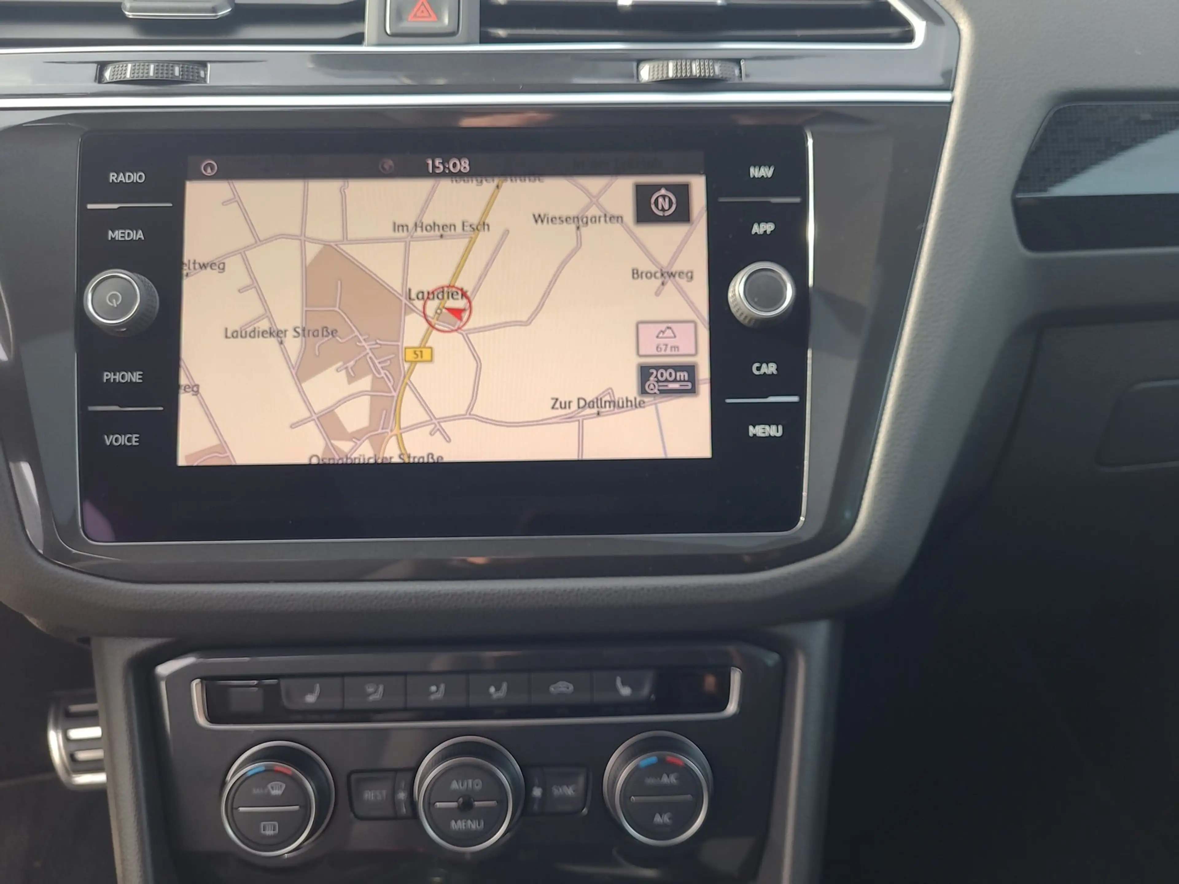 Volkswagen Tiguan 2.0 Sound 4Motion, R-Line, DSG, Pano — photo 12