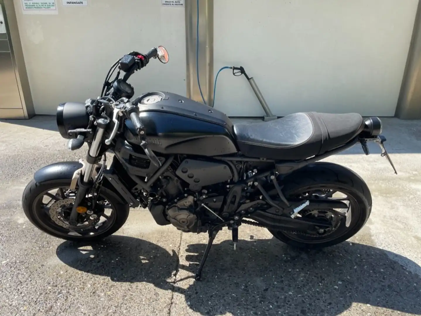 Yamaha XSR 700 Negro - 2