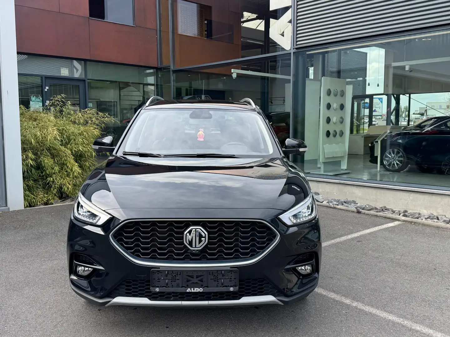 MG ZS 1.5 VTi-Tech Luxury Garantie 5 ans Schwarz - 2