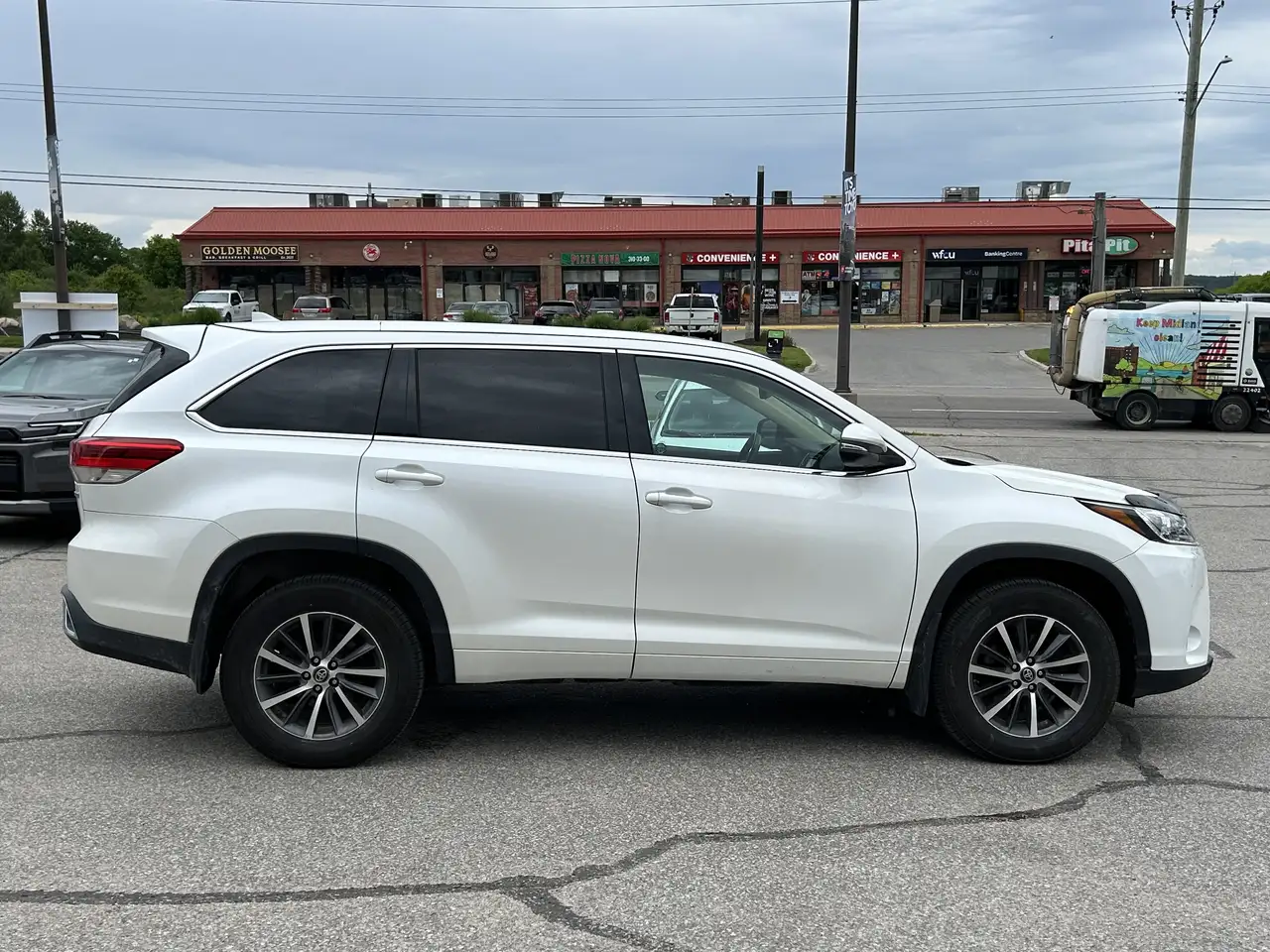 Toyota Highlander photo Toyota Highlander