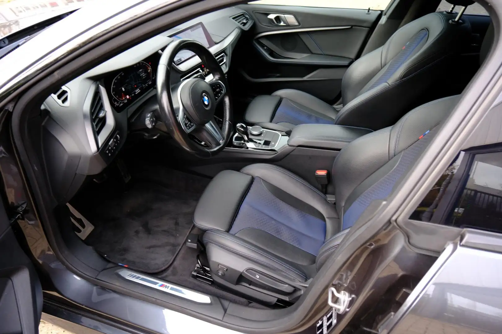 BMW 218 2-serie Gran Coupé 218i Executive Edition M-Line A Grijs - 2