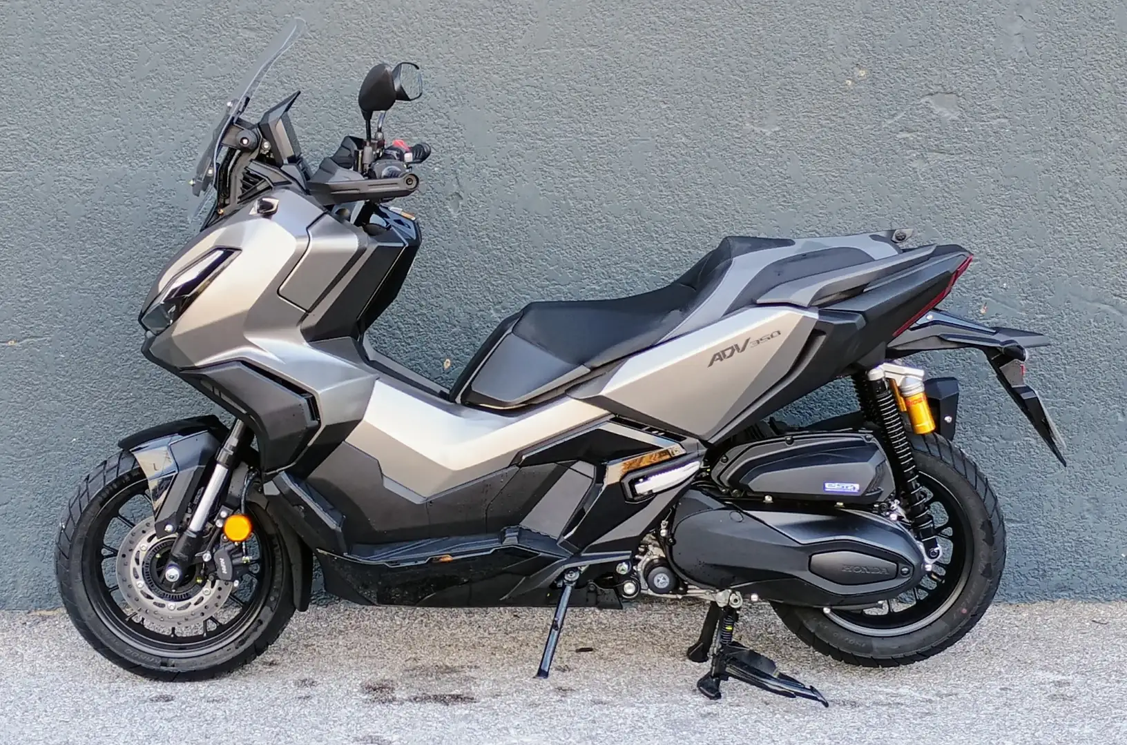 Honda ADV 350 Grijs - 2