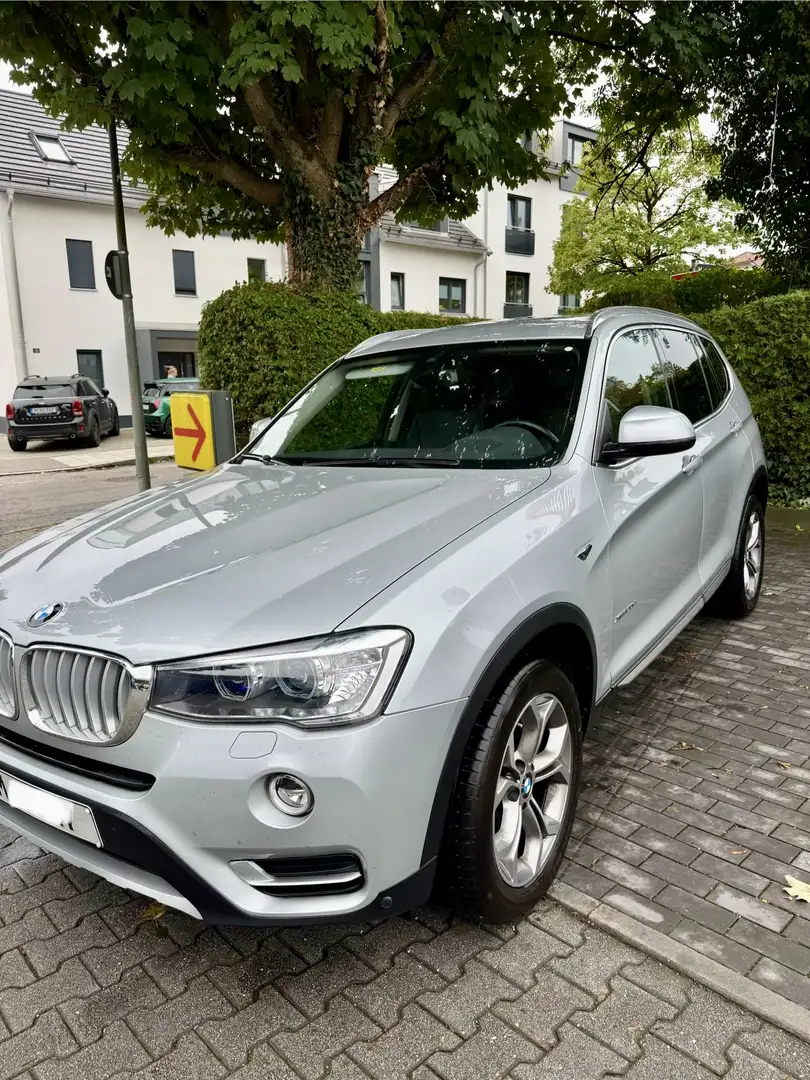 BMW X3 xDrive20d AT AHK Pano Navi Head-Up Xenon 1.Hand - 1