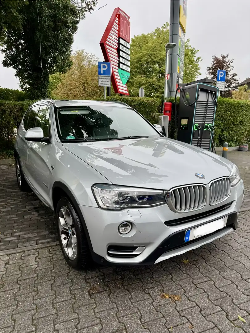 BMW X3 xDrive20d AT AHK Pano Navi Head-Up Xenon 1.Hand - 2