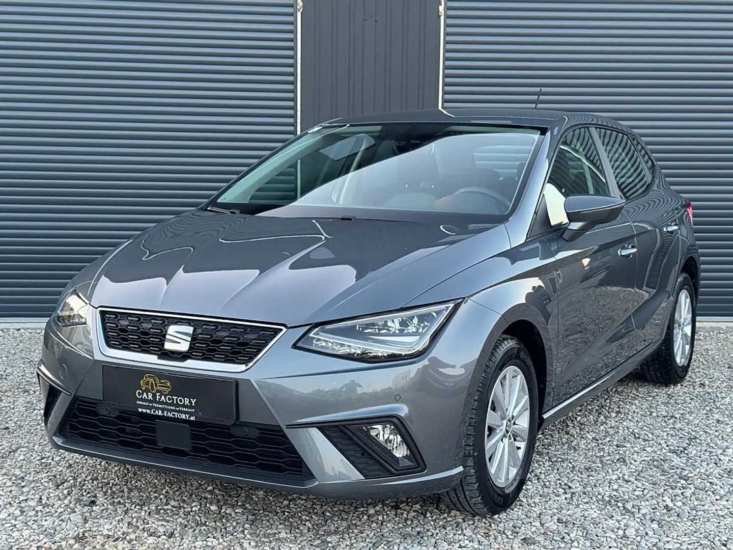 SEAT Ibiza 1,0 Style Grau - 1