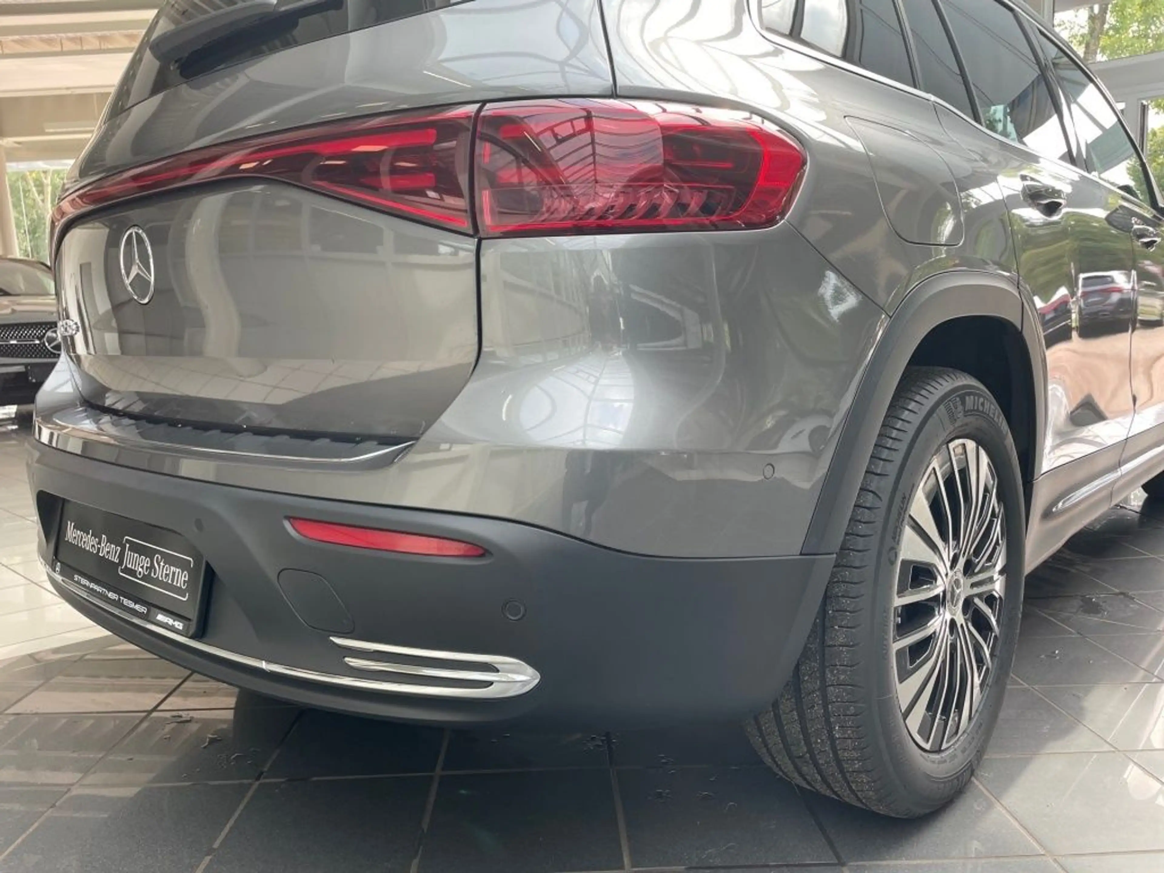 Mercedes-Benz EQB 250 MBUX+Progressive+Ambiente+Totwinkel+AUT — photo 12