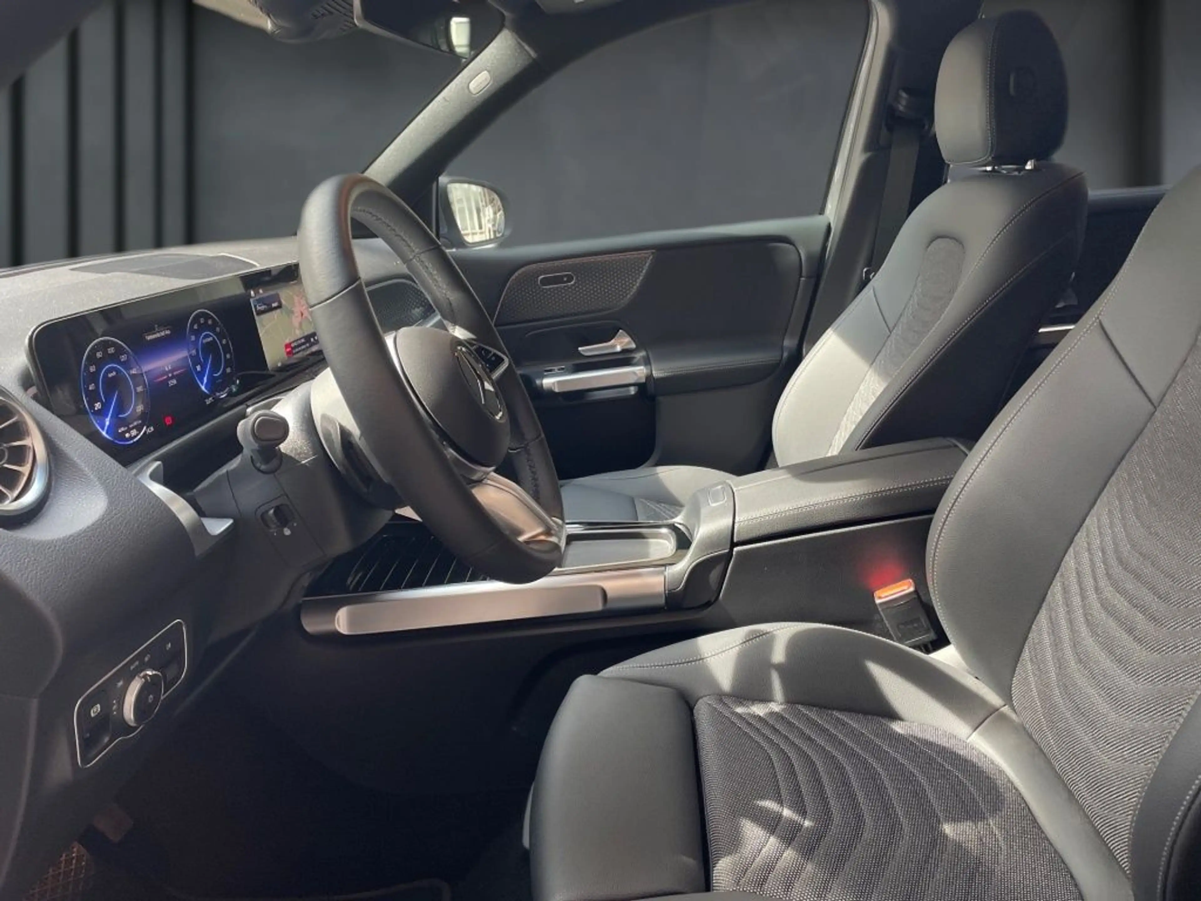 Mercedes-Benz EQB 250 MBUX+Progressive+Ambiente+Totwinkel+AUT — photo 7