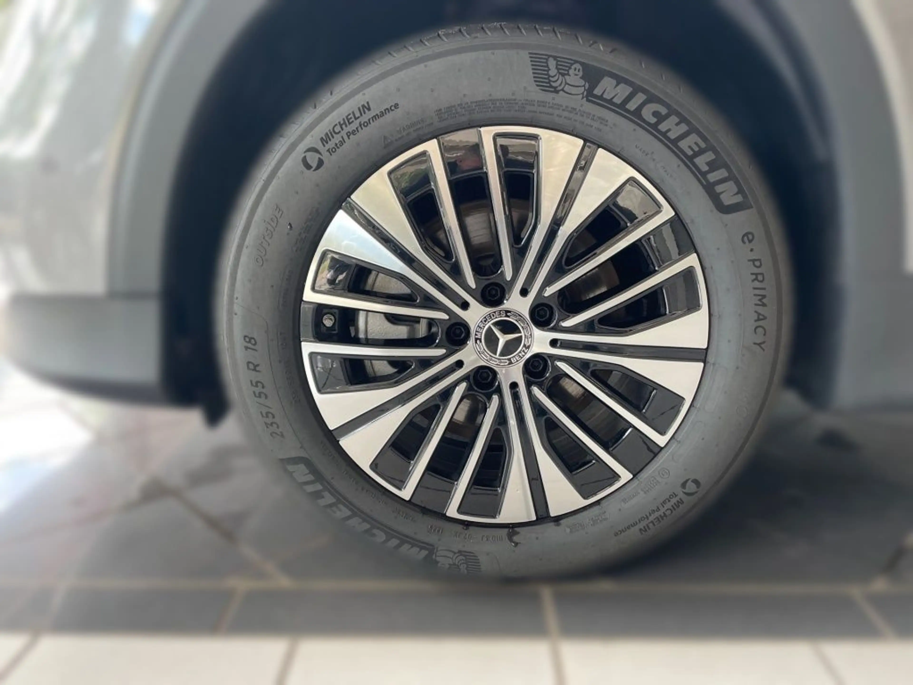 Mercedes-Benz EQB 250 MBUX+Progressive+Ambiente+Totwinkel+AUT — photo 4