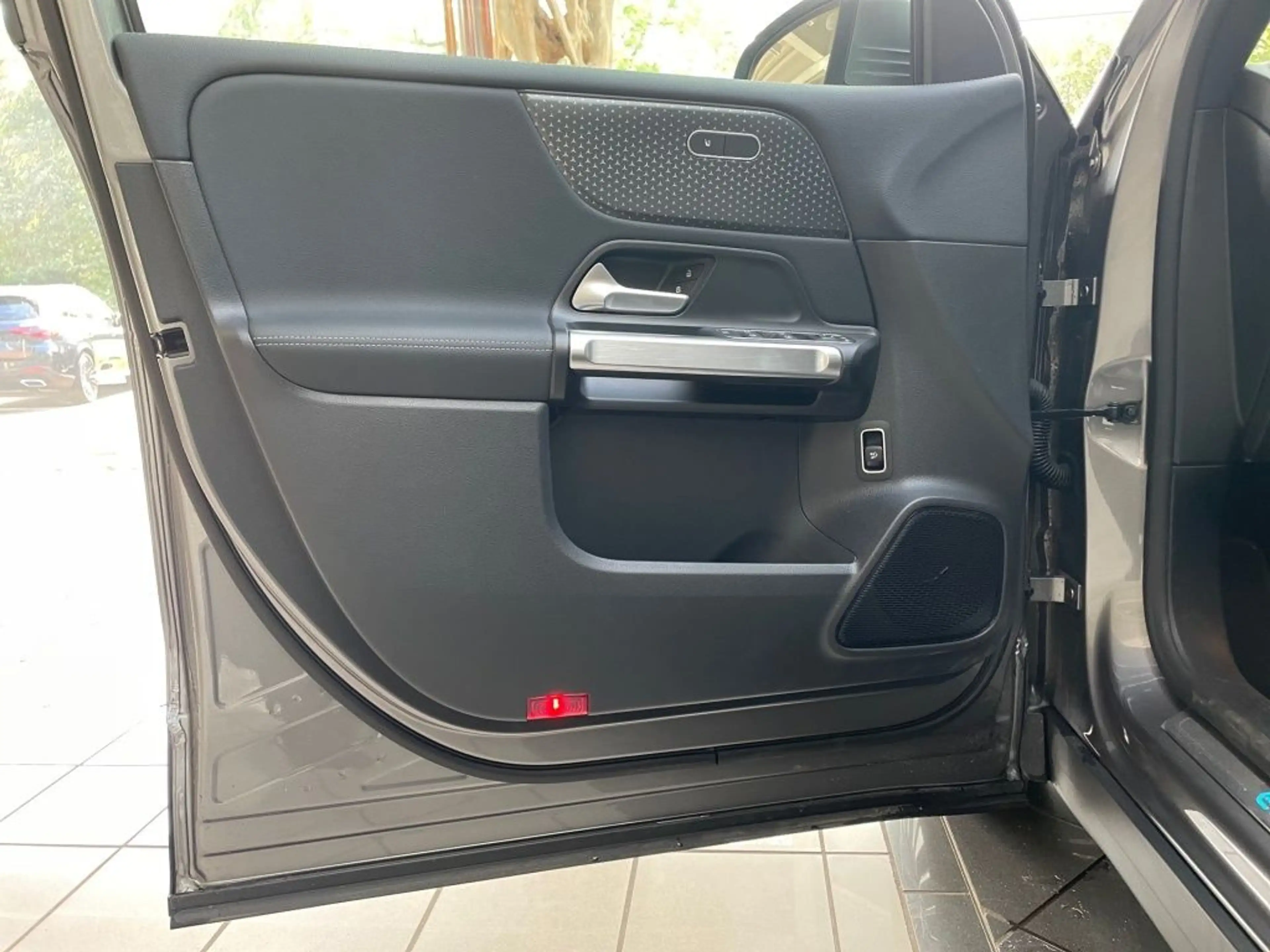 Mercedes-Benz EQB 250 MBUX+Progressive+Ambiente+Totwinkel+AUT — photo 6