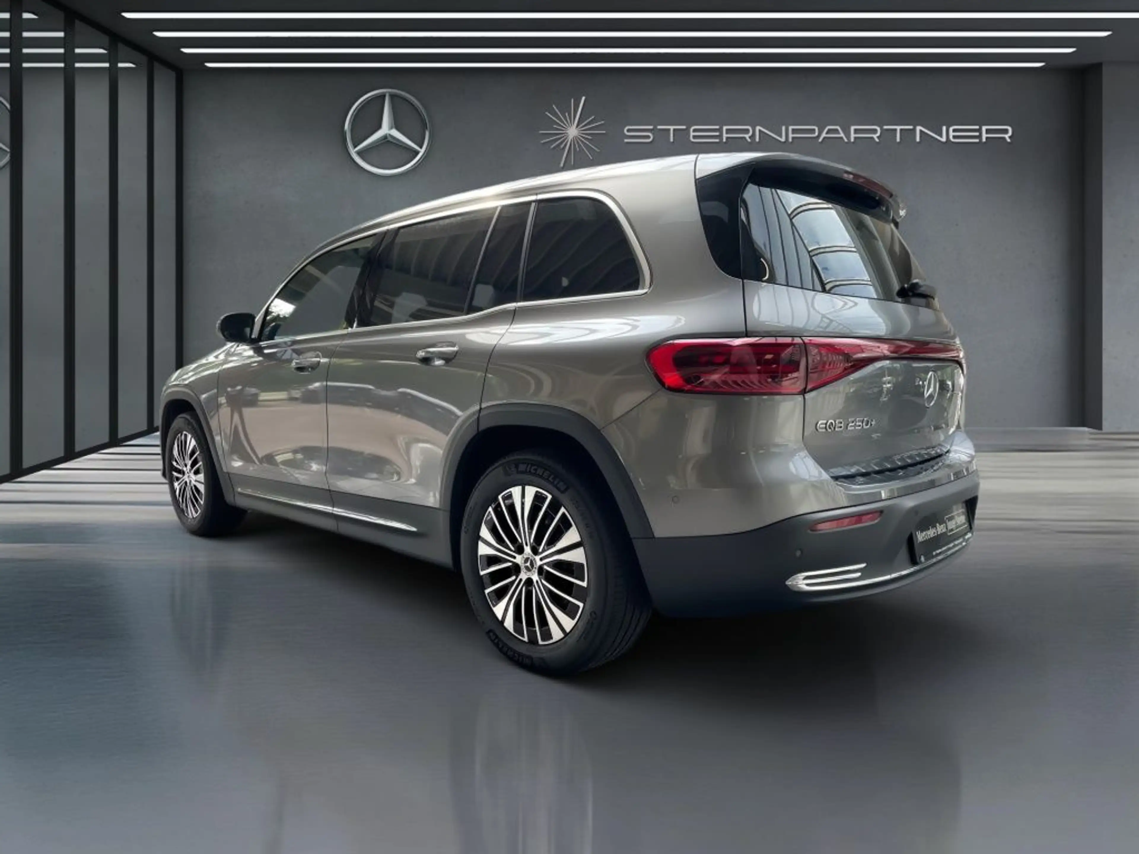 Mercedes-Benz EQB 250 MBUX+Progressive+Ambiente+Totwinkel+AUT — photo 9