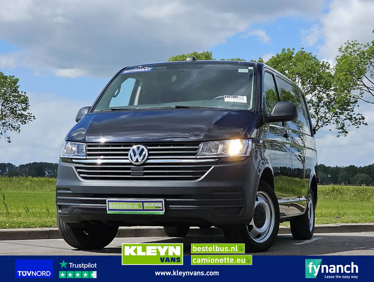Volkswagen Transporter 2.0 TDI L1H1 150Pk Euro6 NAP Zwart - 1
