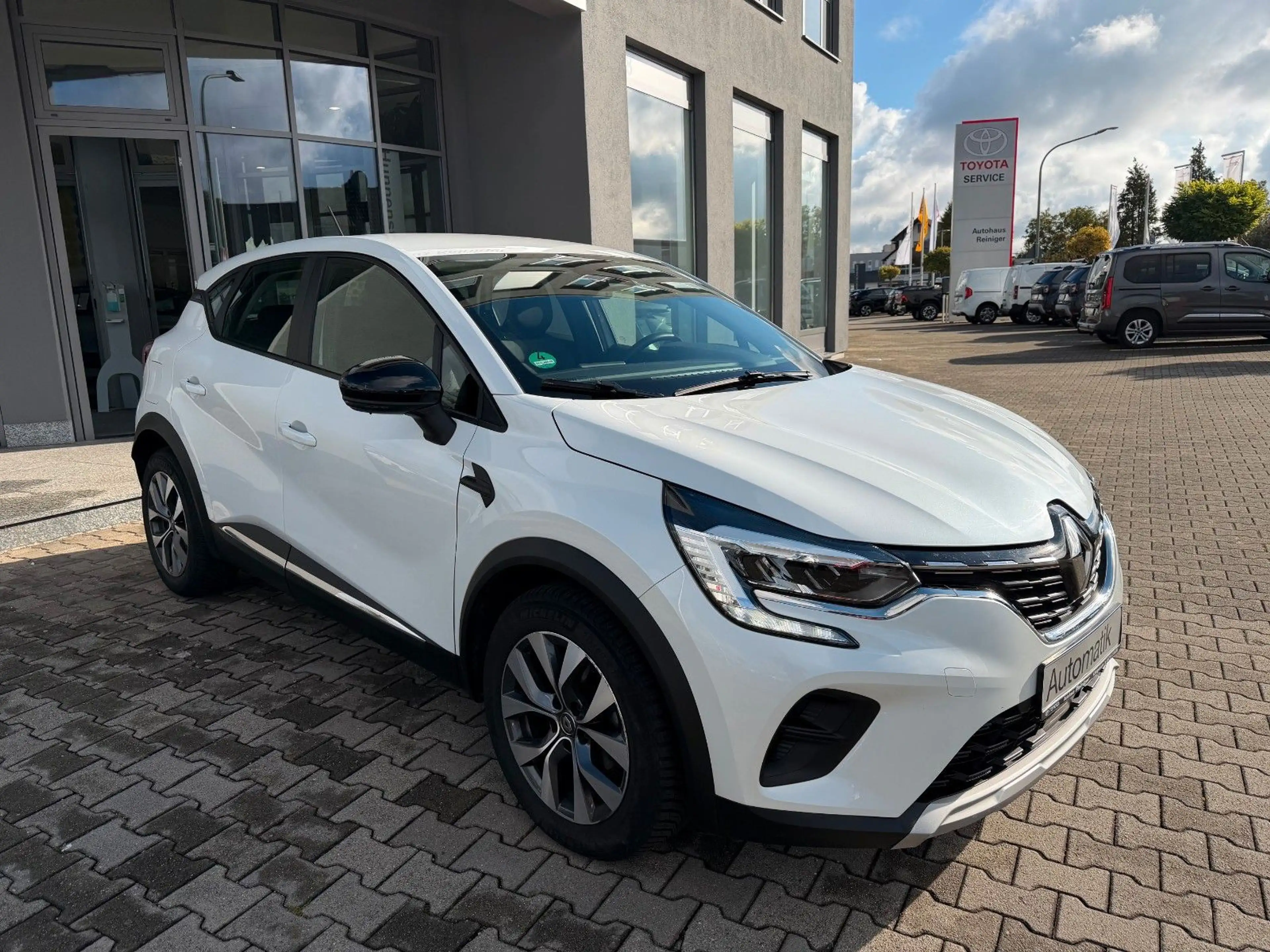Renault Captur *Automatik, SHZ, Allwetterreifen, Klima* — photo 4