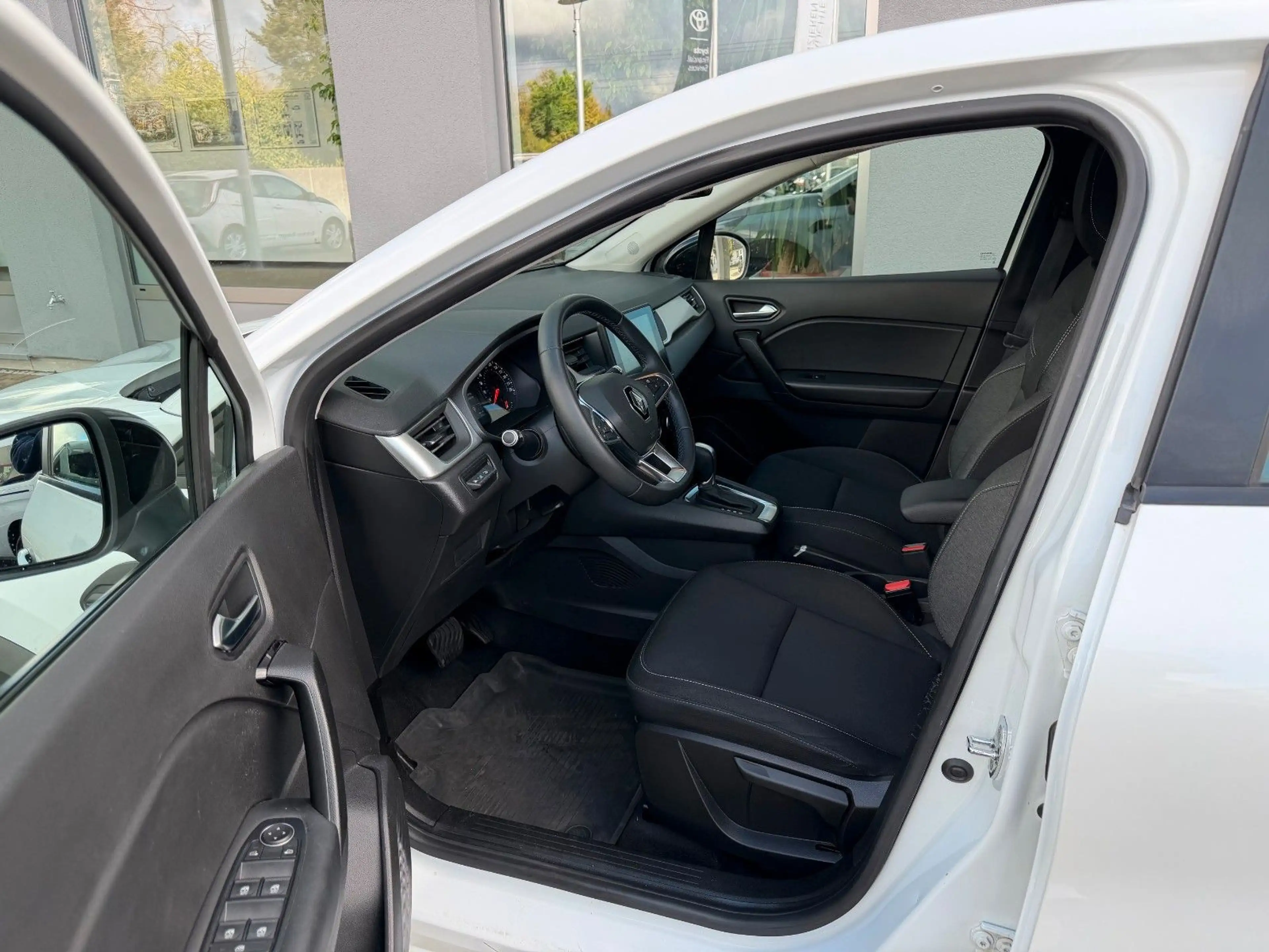 Renault Captur *Automatik, SHZ, Allwetterreifen, Klima* — photo 9