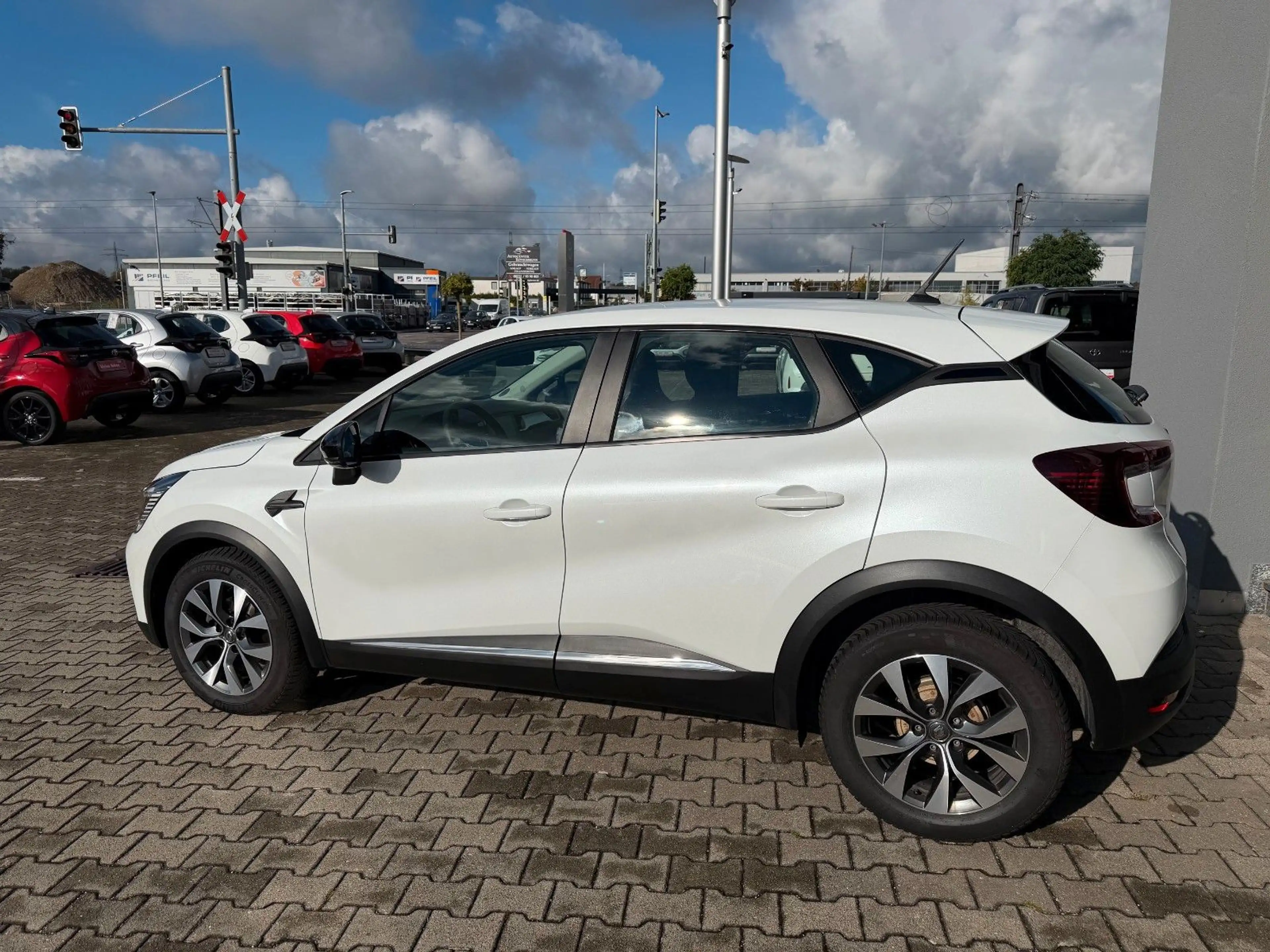 Renault Captur *Automatik, SHZ, Allwetterreifen, Klima* — photo 8