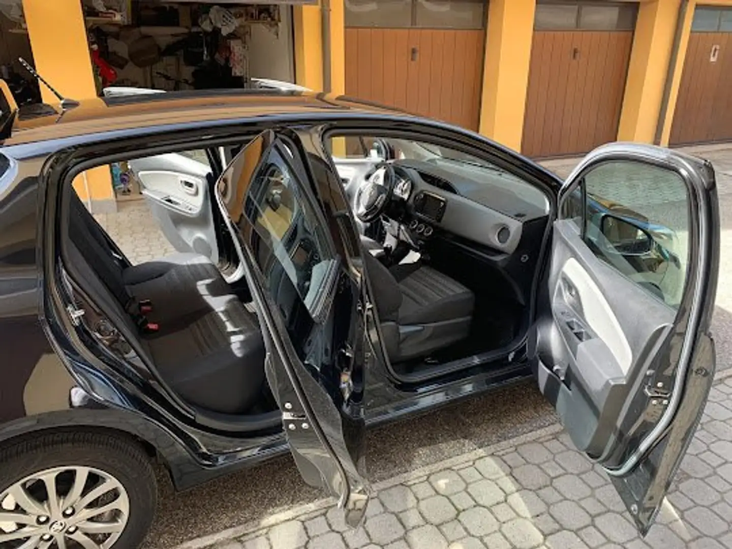 Toyota Yaris Yaris+III+20155p+1.0+Business - 2