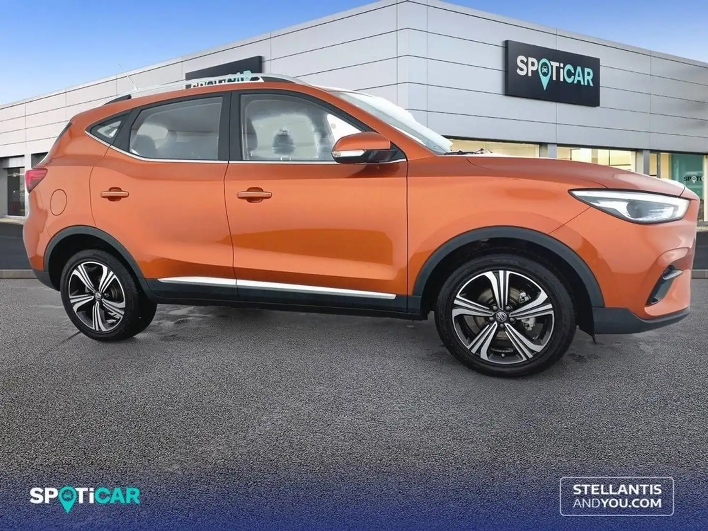 MG ZS 1.5 Comfort Naranja - 2