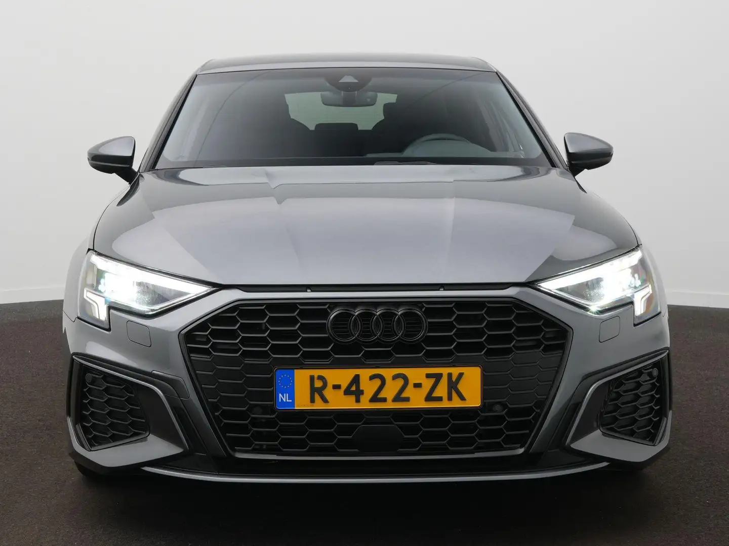 Audi A3 Sportback 30 TFSI S edition S-Line | Black-Optiek Grijs - 2