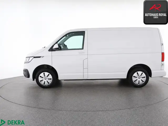 Volkswagen Transporter view 2