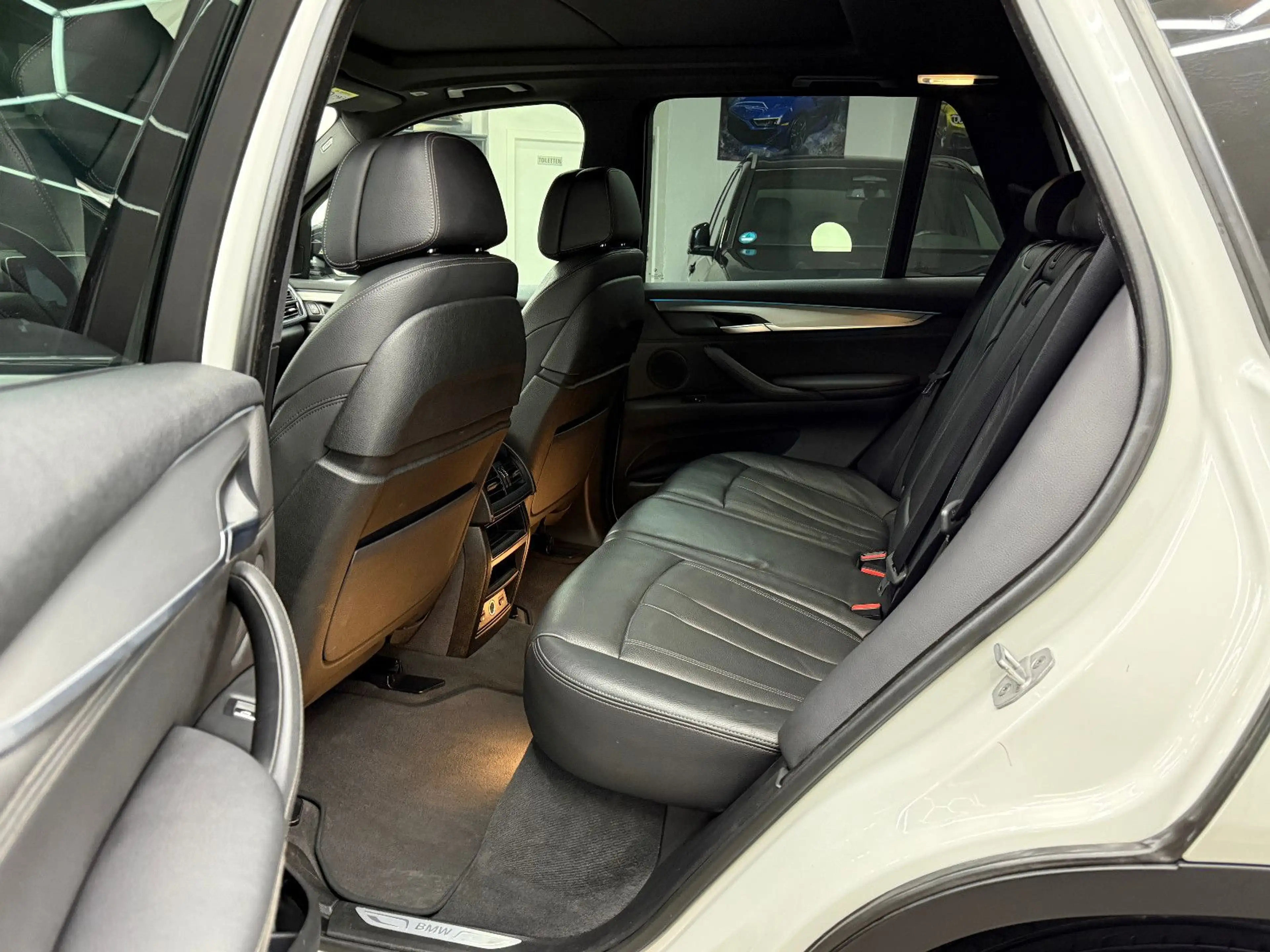 BMW X5 xDrive 40d Keyl. Softclose Sitzklima ACC AHK — photo 12