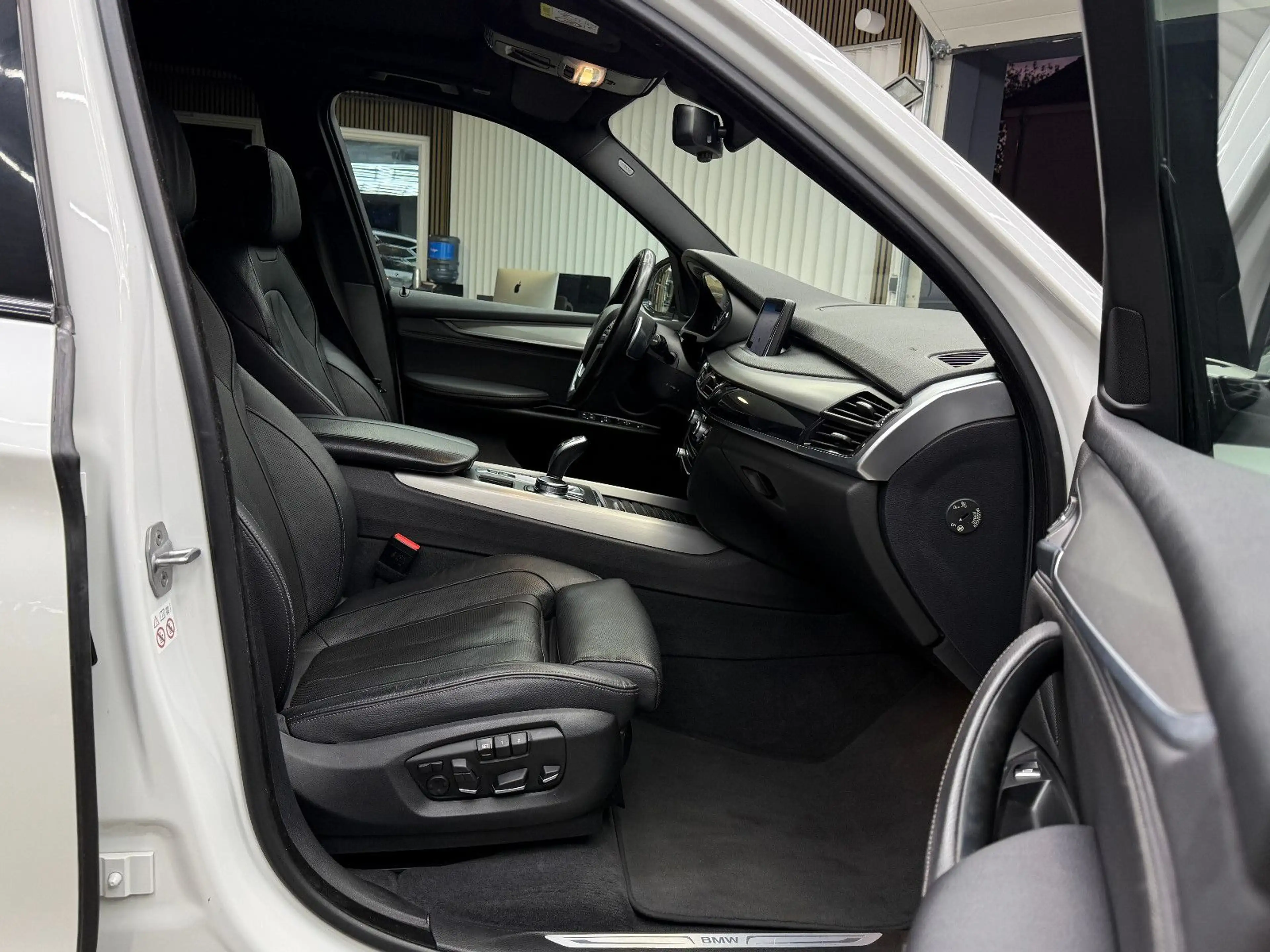 BMW X5 xDrive 40d Keyl. Softclose Sitzklima ACC AHK — photo 14
