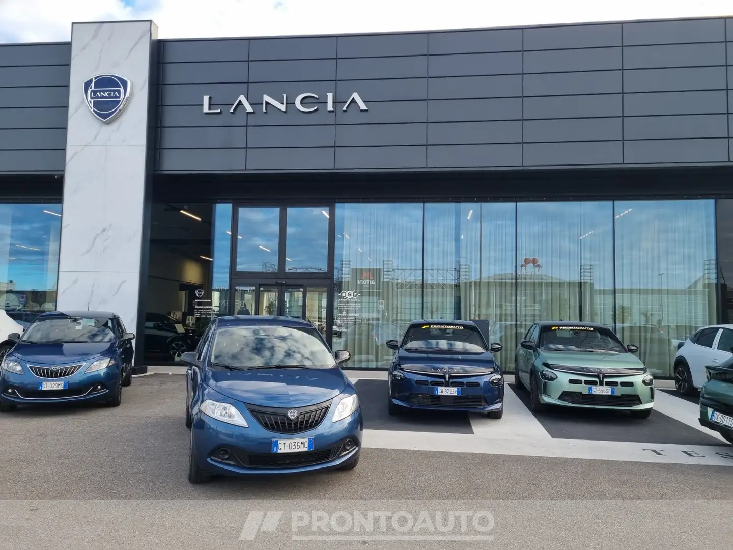 Lancia Ypsilon 1.0 firefly hybrid oro s&s 70cv Bleu - 2