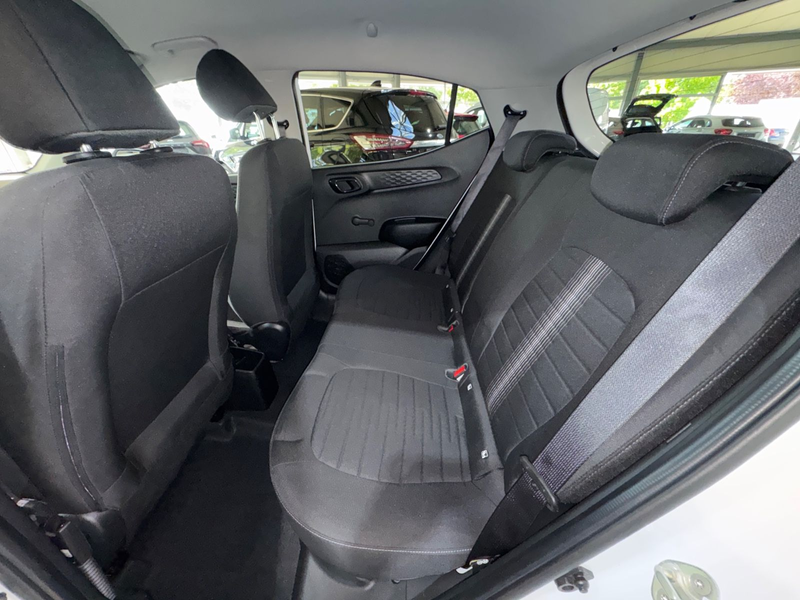 Hyundai i10 Edition 30 CarPlay 15'' Winter 1.Hand — photo 9