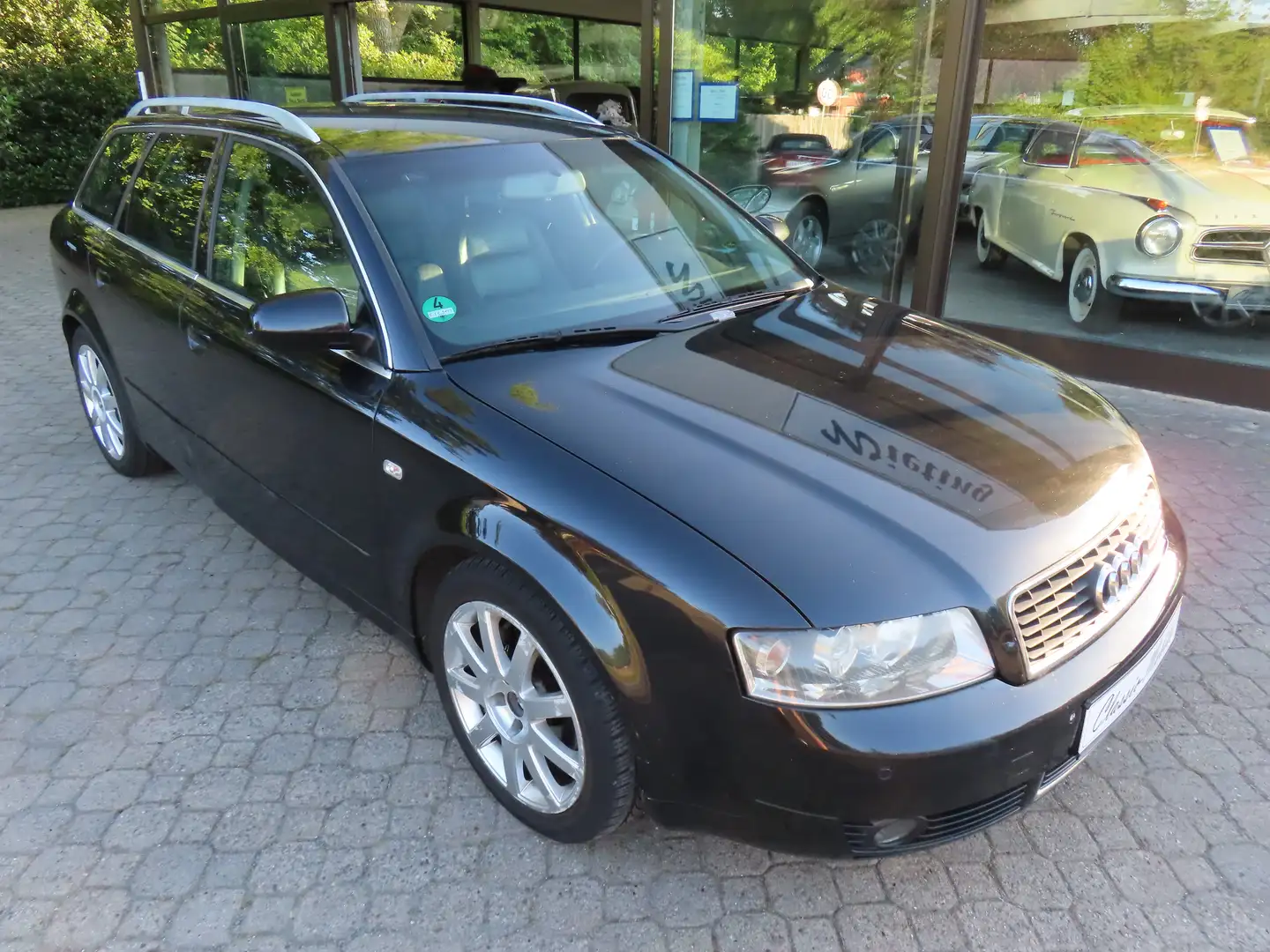 Audi A4 Avant 1.9 TDI *Leder*Klimaautomatik*DPF*SHZ*3.Hand Schwarz - 1