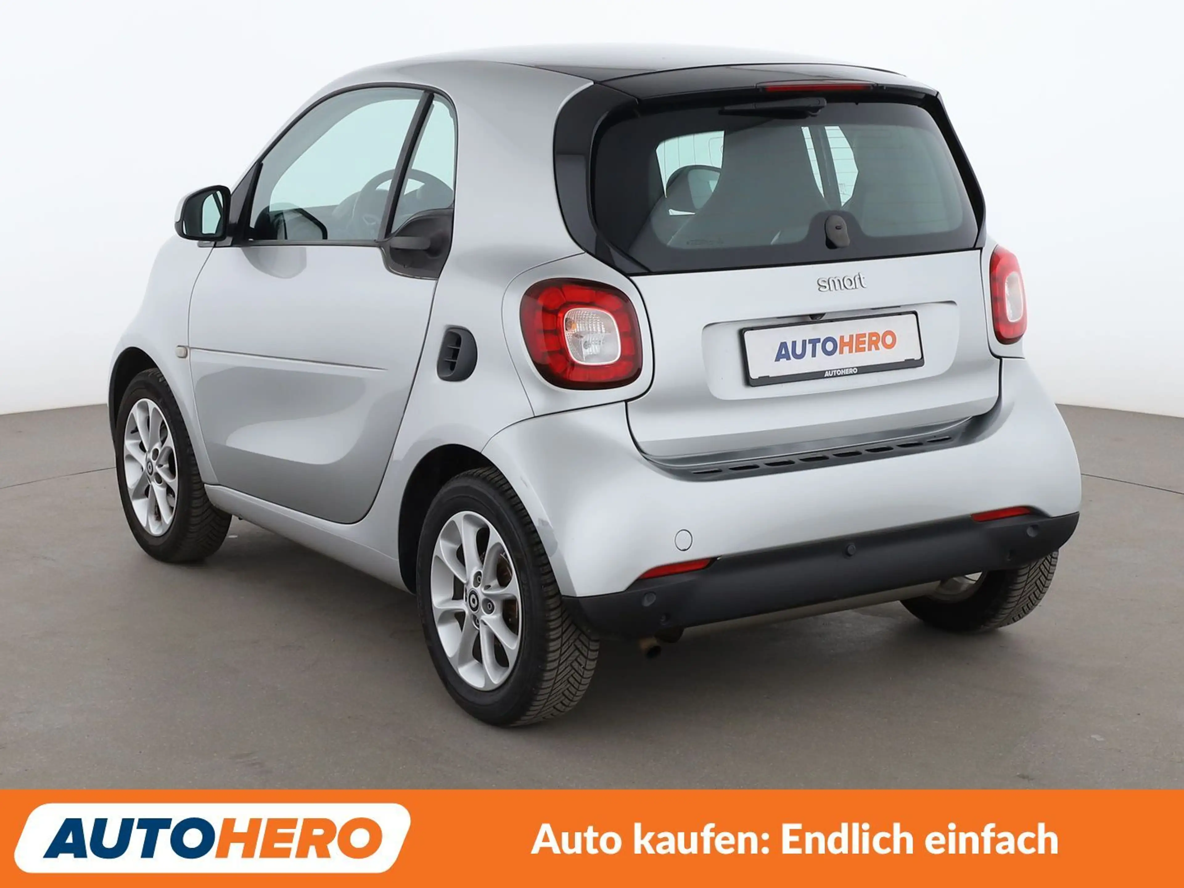 smart forTwo 0.9 Turbo Prime Aut.*NAVI*SPUR*PDC*SHZ*KLIMA* — photo 4