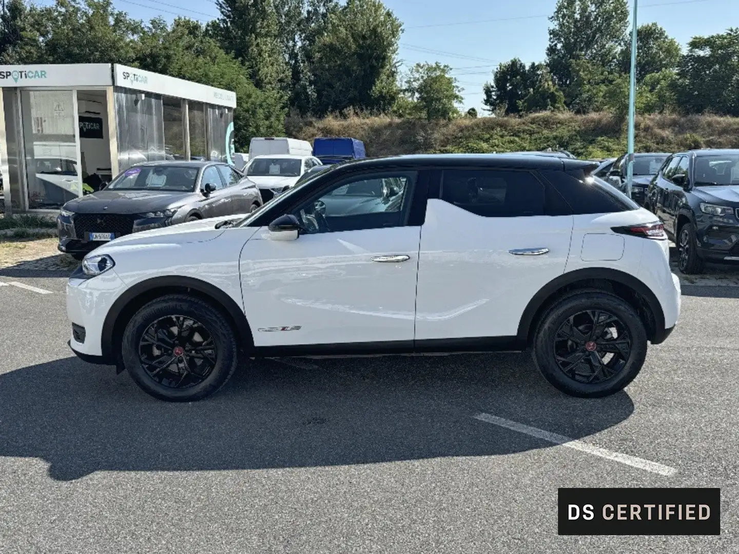DS Automobiles DS 3 Crossback BlueHDi 130 Automatico Performance Line Weiß - 2