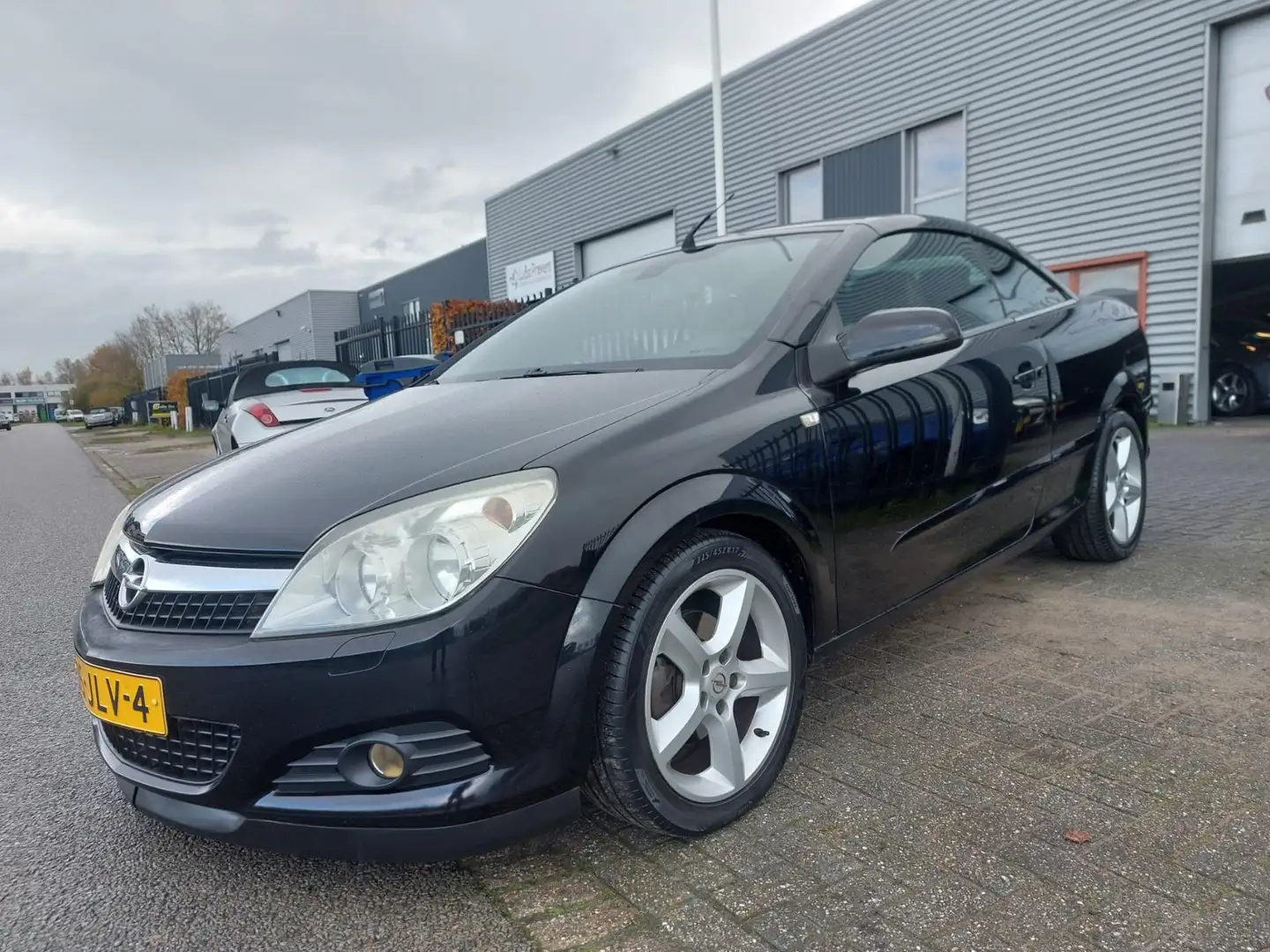 Opel Astra TwinTop 1.8 Temptation 2 deurs cabriolet start/sto Noir - 2