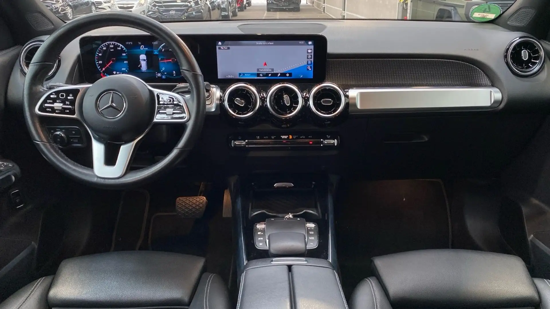 Mercedes-Benz GLB 200 d 4Matic Progressive LED Kamera Night P. Grau - 2
