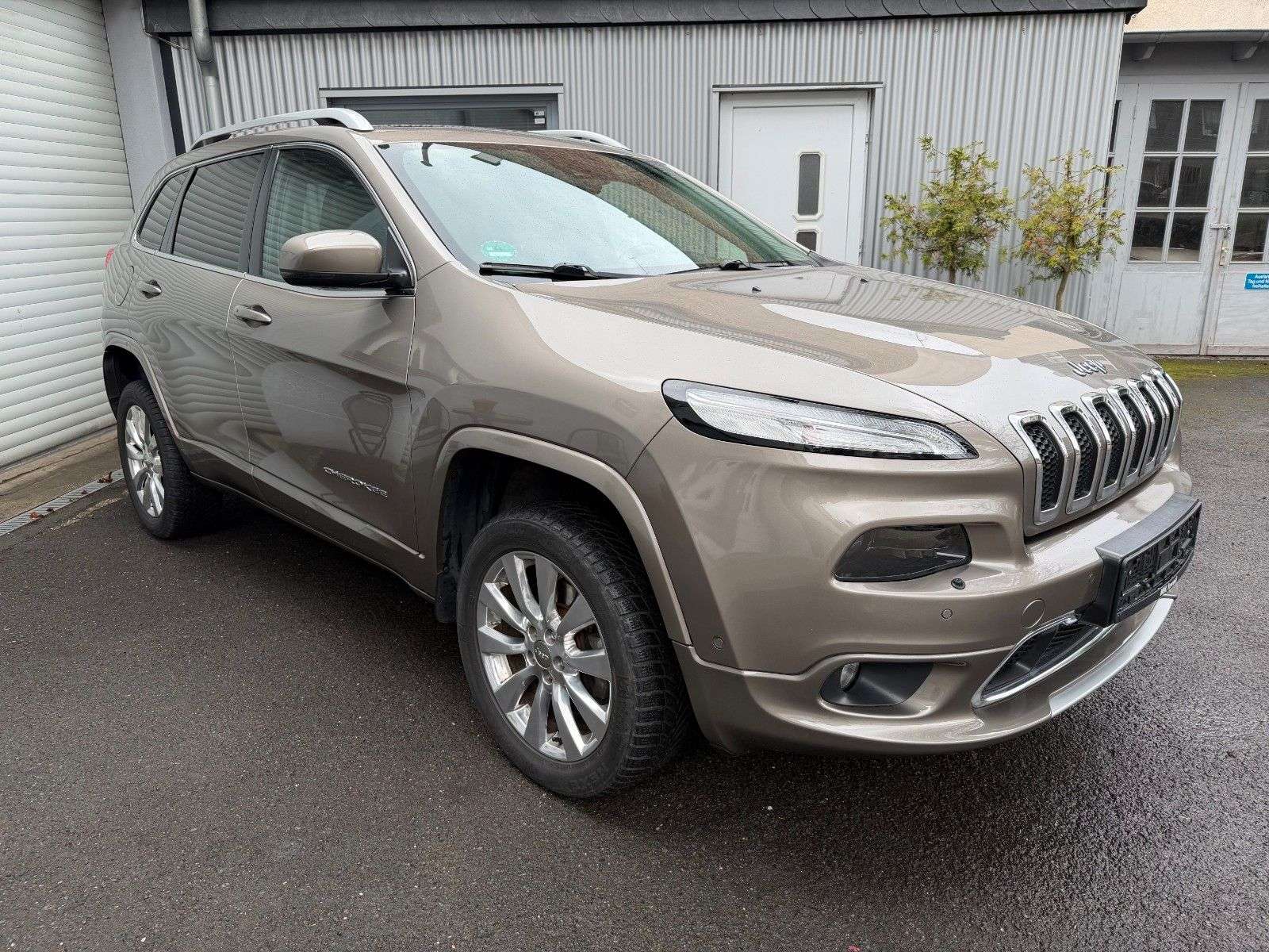Second hand Jeep Cherokee 2.2