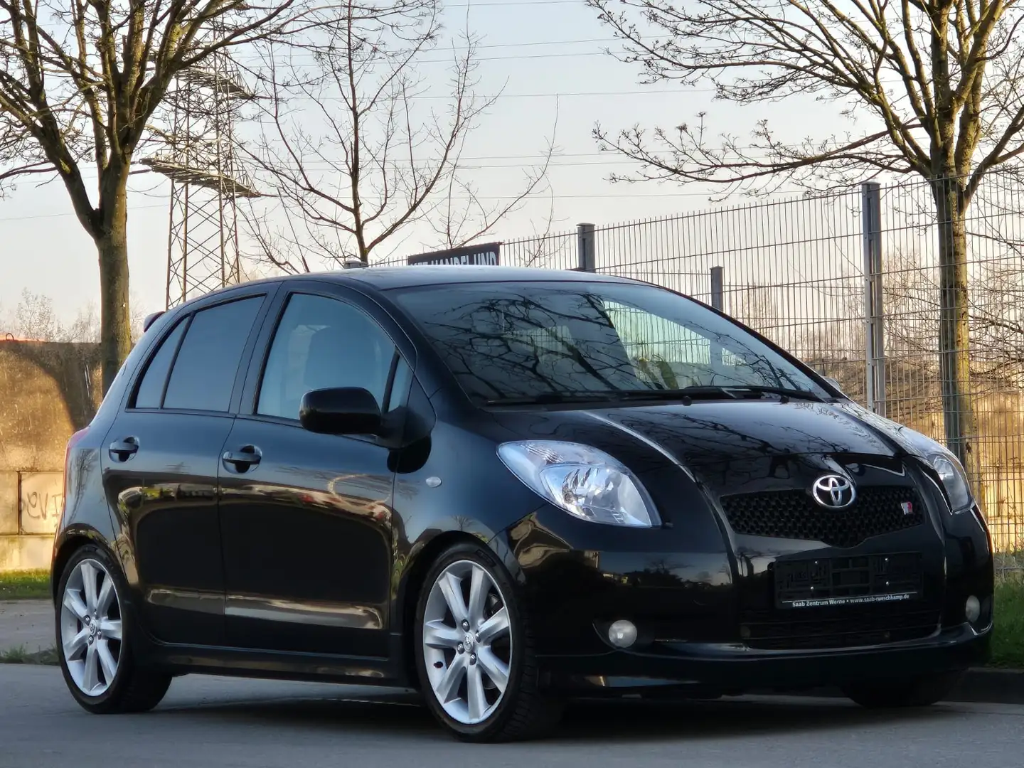 Toyota Yaris Yaris 1.8 VVT-i TS SPORT, 133PS, TUV NEU! Schwarz - 2