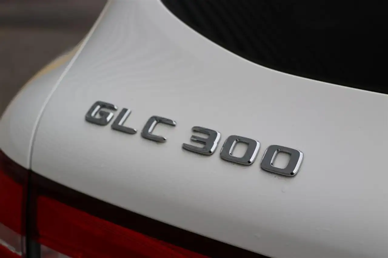 Mercedes-Benz GLC снимка Mercedes-Benz GLC