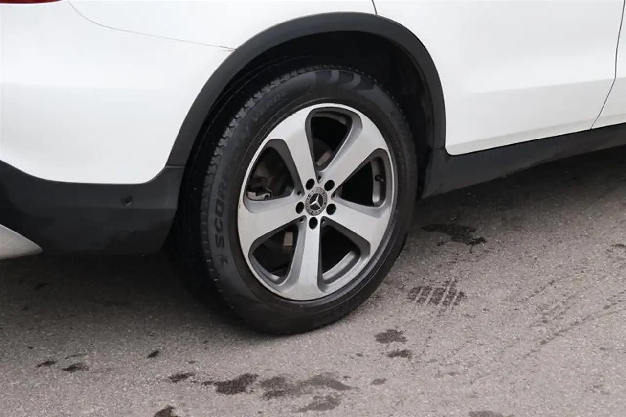 Mercedes-Benz GLC снимка Mercedes-Benz GLC
