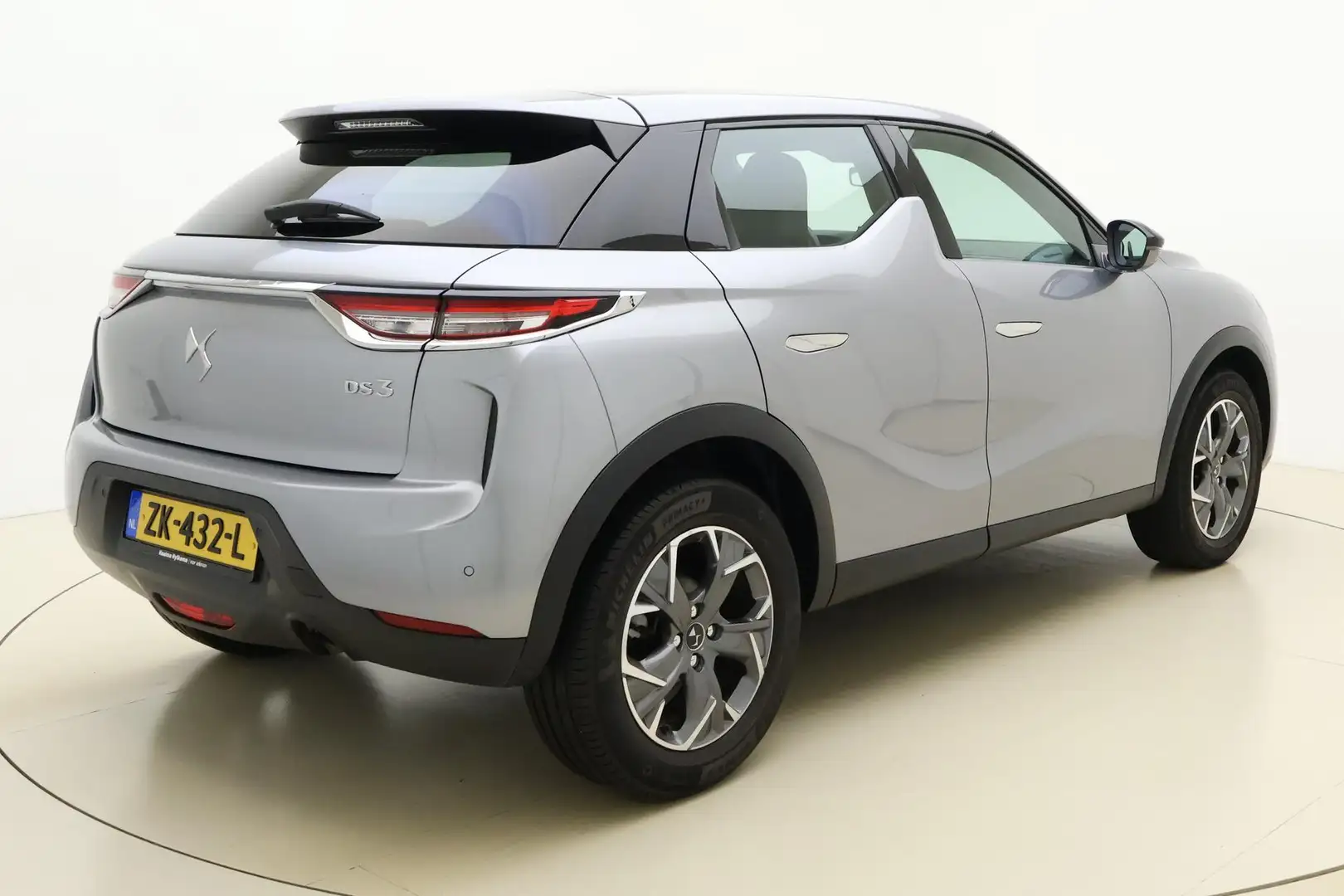DS Automobiles DS 3 Crossback 1.2T Business GRATIS TREKHAAK! | Hoge zit |  Keyle Grigio - 2