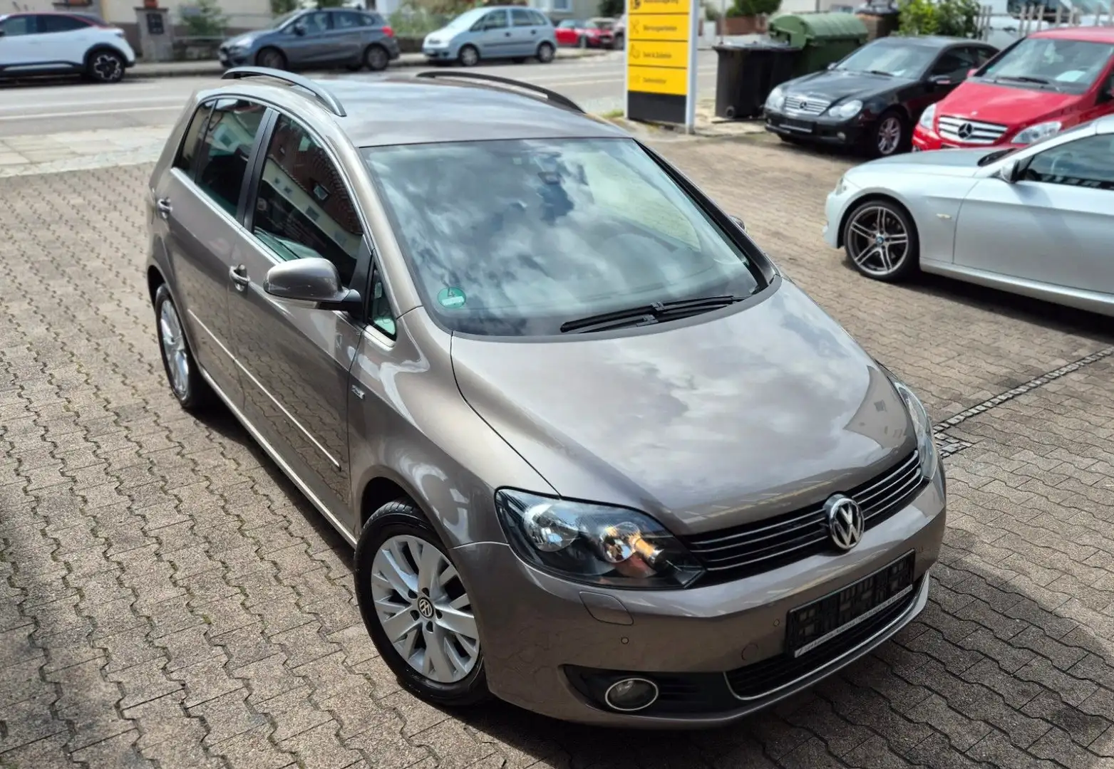 Volkswagen Golf Plus Life 1,6Tdi Kamera /Navi/ AHK/2.Hd- Braun - 1