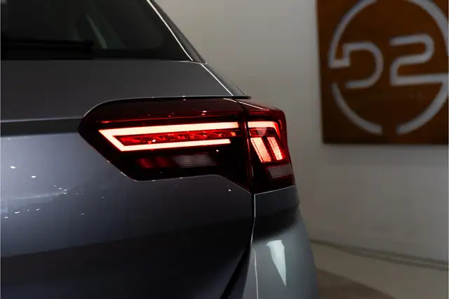 Volkswagen T-Roc view 15
